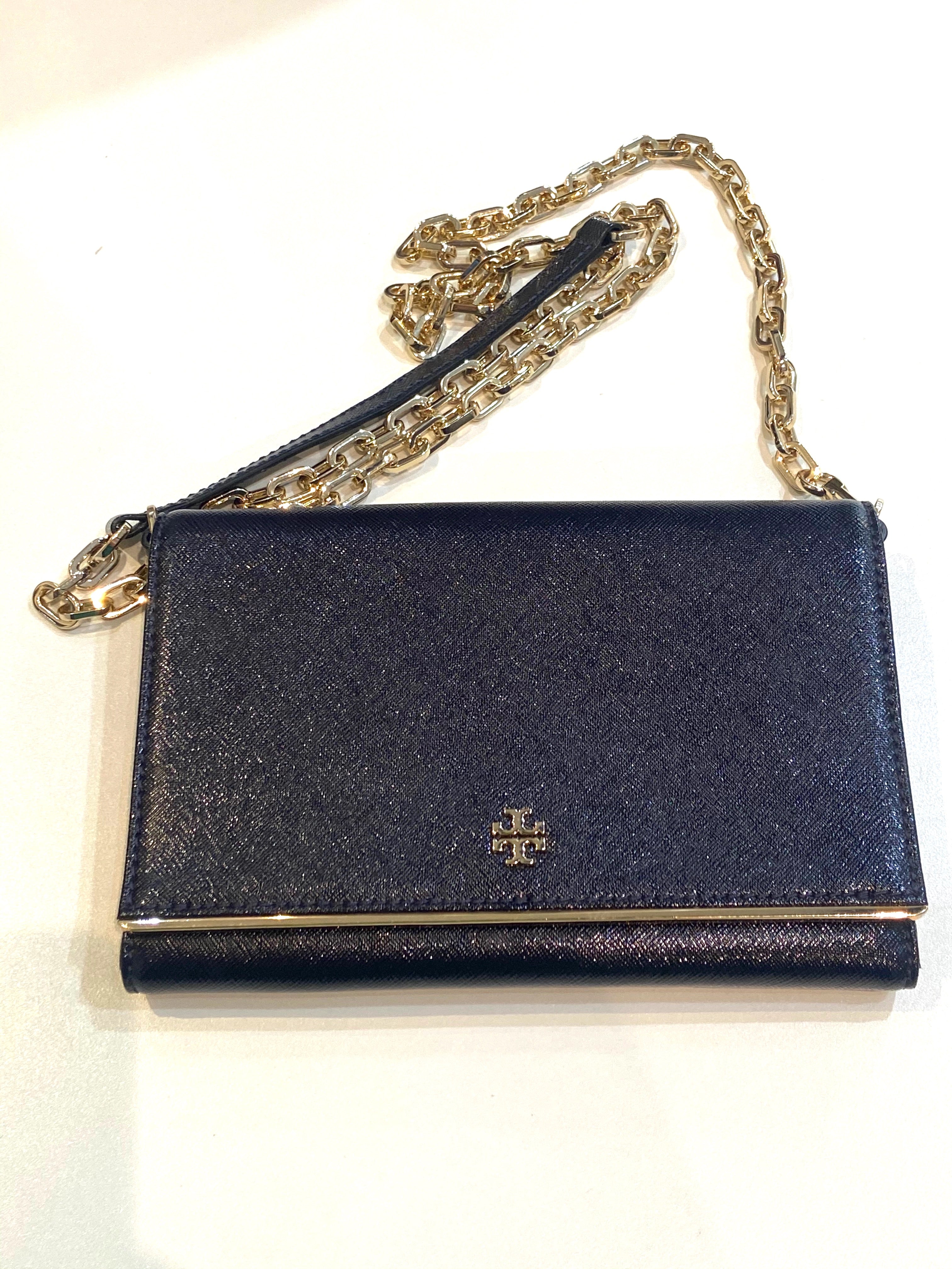 TORY BURCH ROBINSON SAFFIANO LEATHER WALLET ON A CHAIN