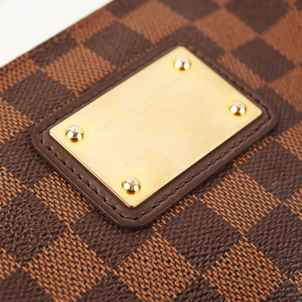 ITEM 22 - Louis Vuitton Eva Clutch Damier Ebene