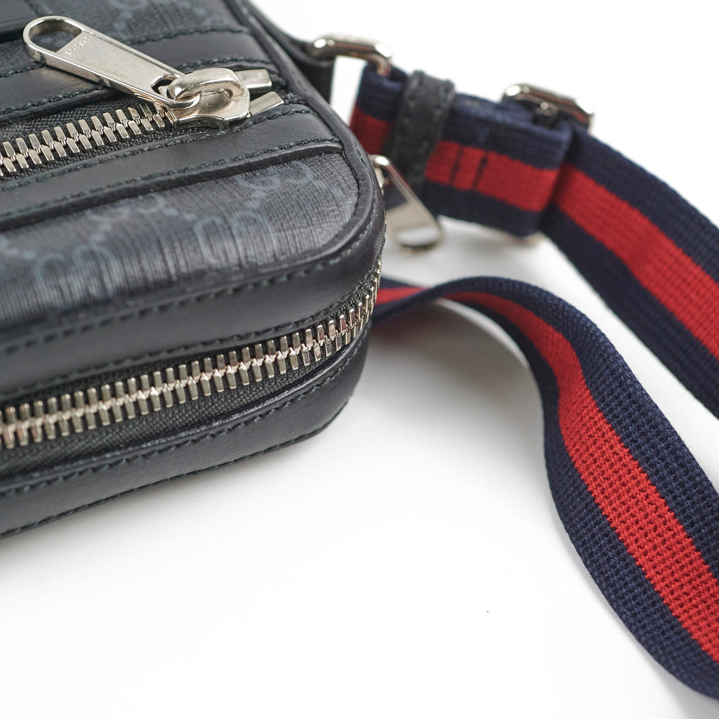 Gucci GG Supreme Messenger Bag Dark Grey