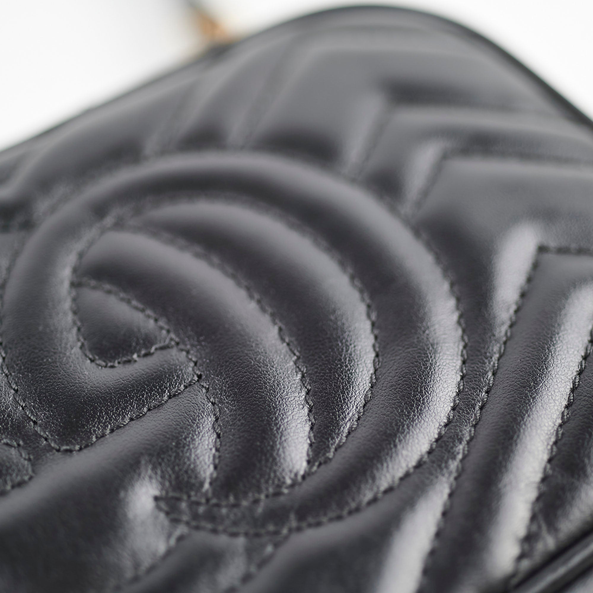 Gucci Marmont Matelass� Mini Bag in Black Leather