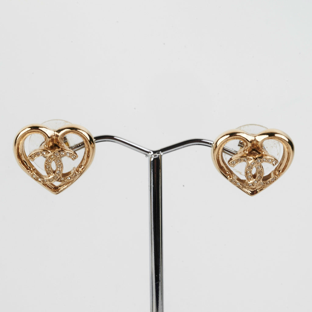 HOLD BC Chanel CC Logo Heart Earrings