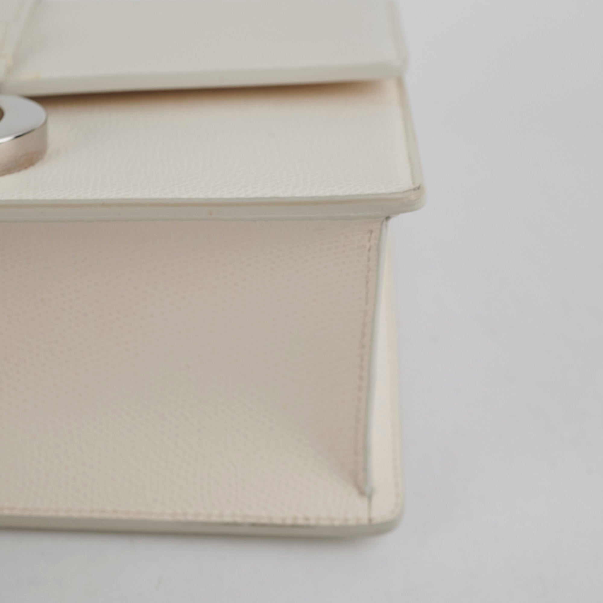 Christian Dior Montaigne 30 White
