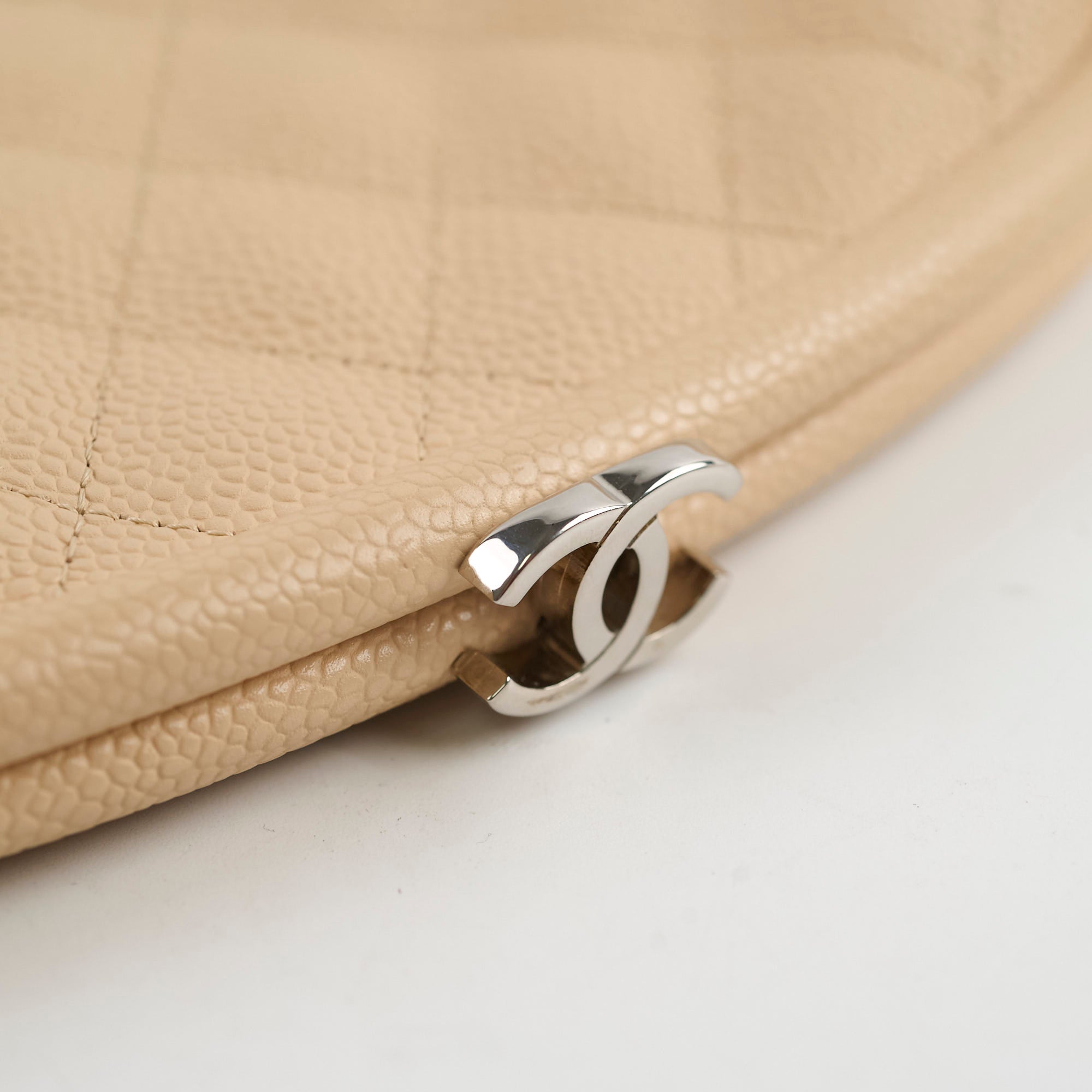 Chanel Clutch Caviar Ivory - Series 12