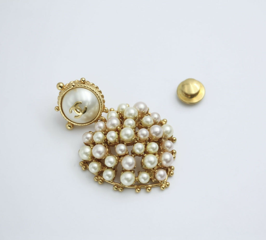 Chanel Vintage 02P Gold-plated & Imitation Pearl Heart-shaped Pendant Brooch