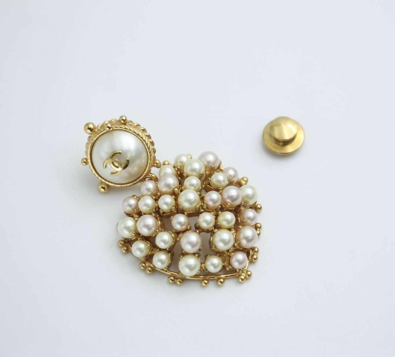 Chanel Vintage 02P Gold-plated & Imitation Pearl Heart-shaped Pendant Brooch