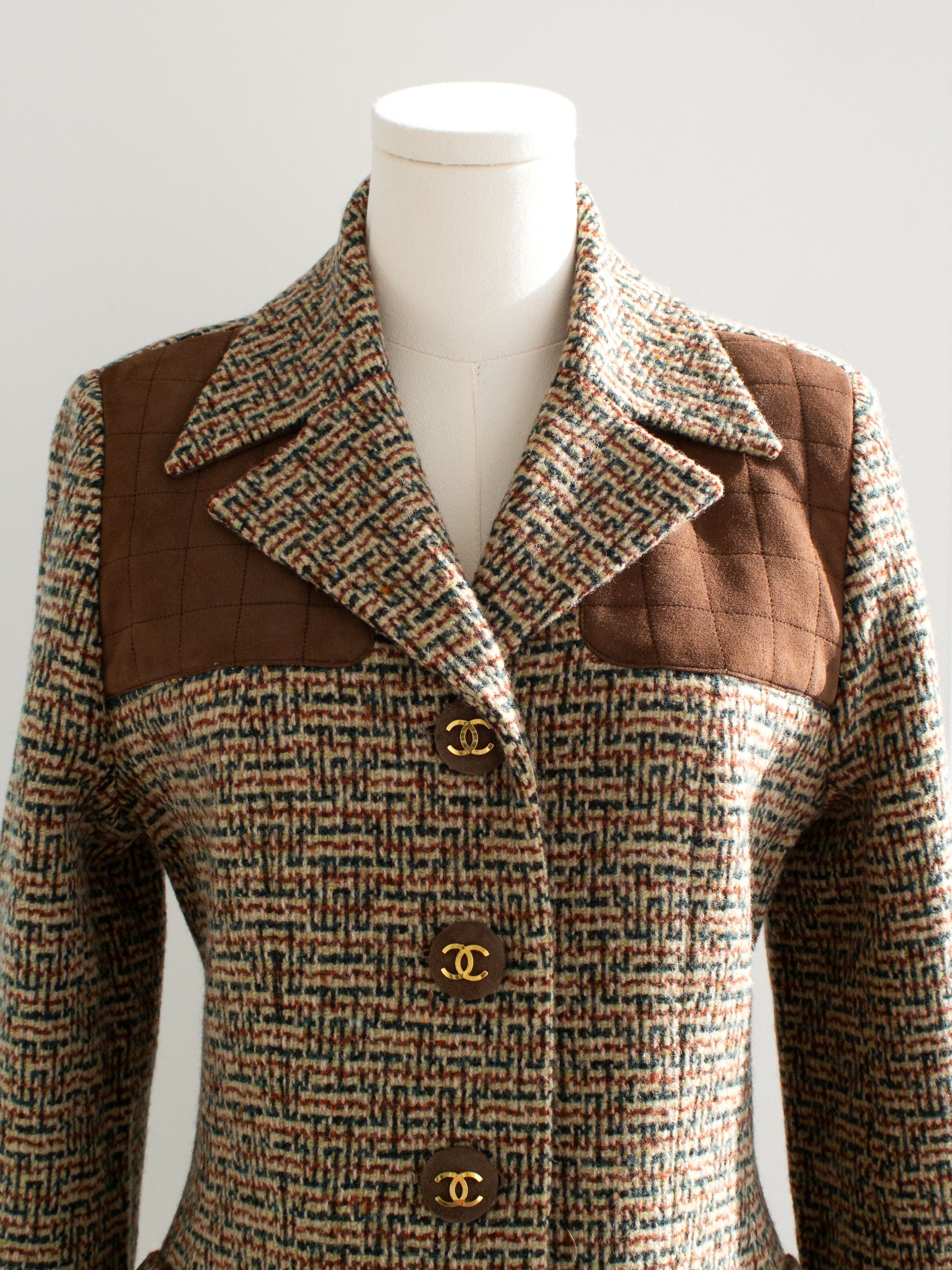 Chanel Vintage F/W 1992 English Tweed Suede Brown CC Gold Runway Jacket
