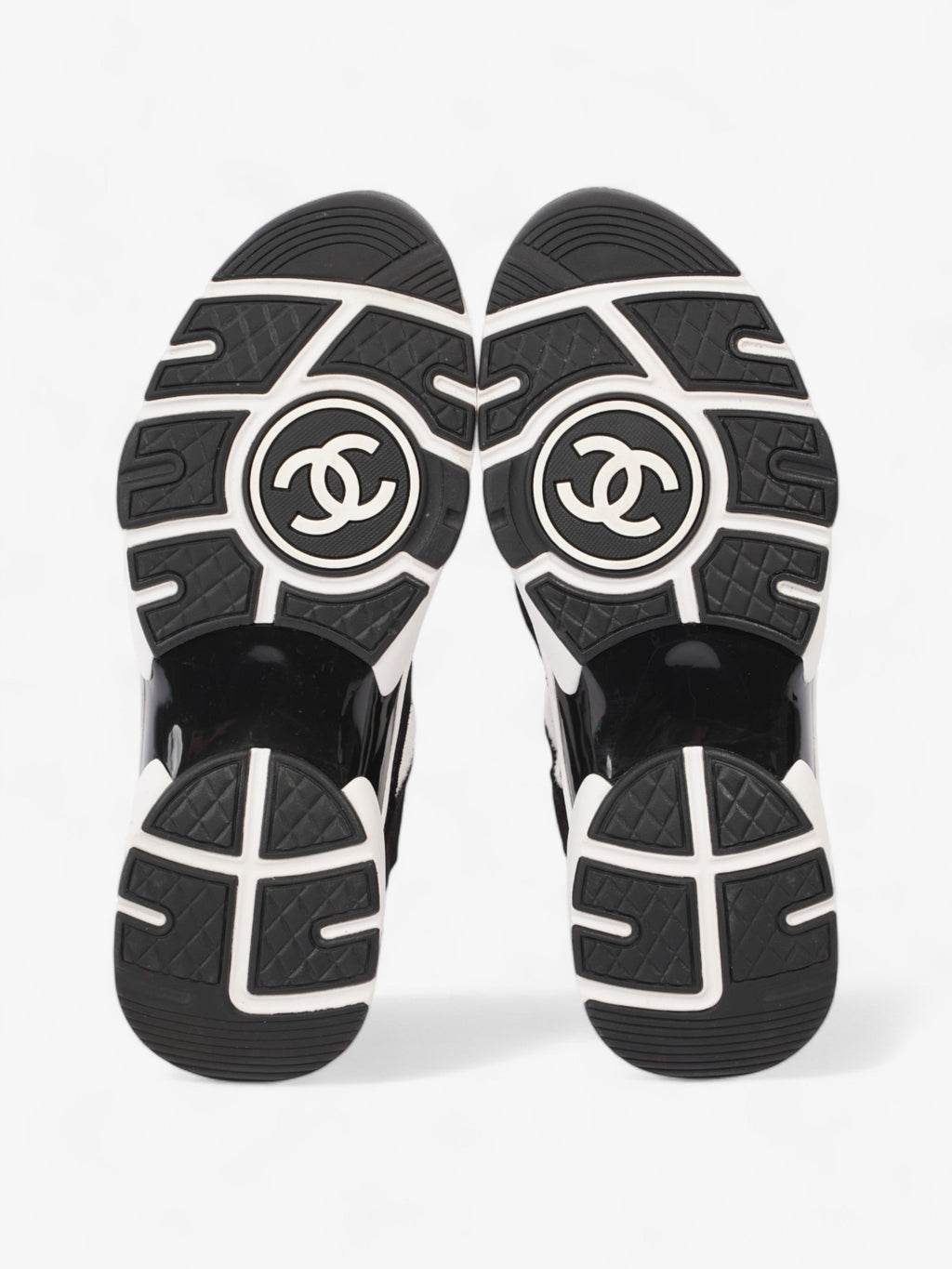 Chanel CC Logo Sneakers Black / White Fabric EU 38 UK 5