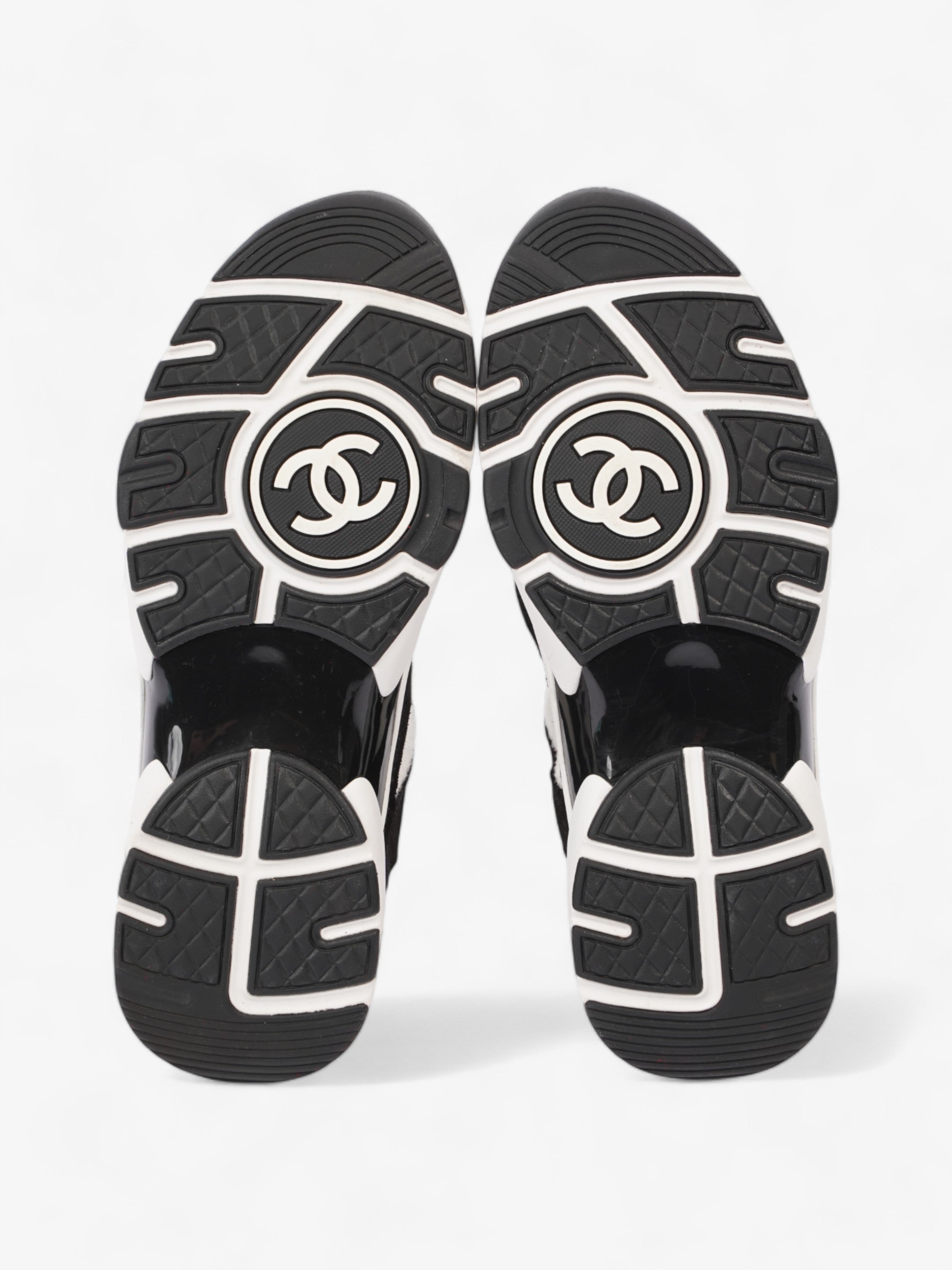 Chanel CC Logo Sneakers Black / White Fabric EU 38 UK 5