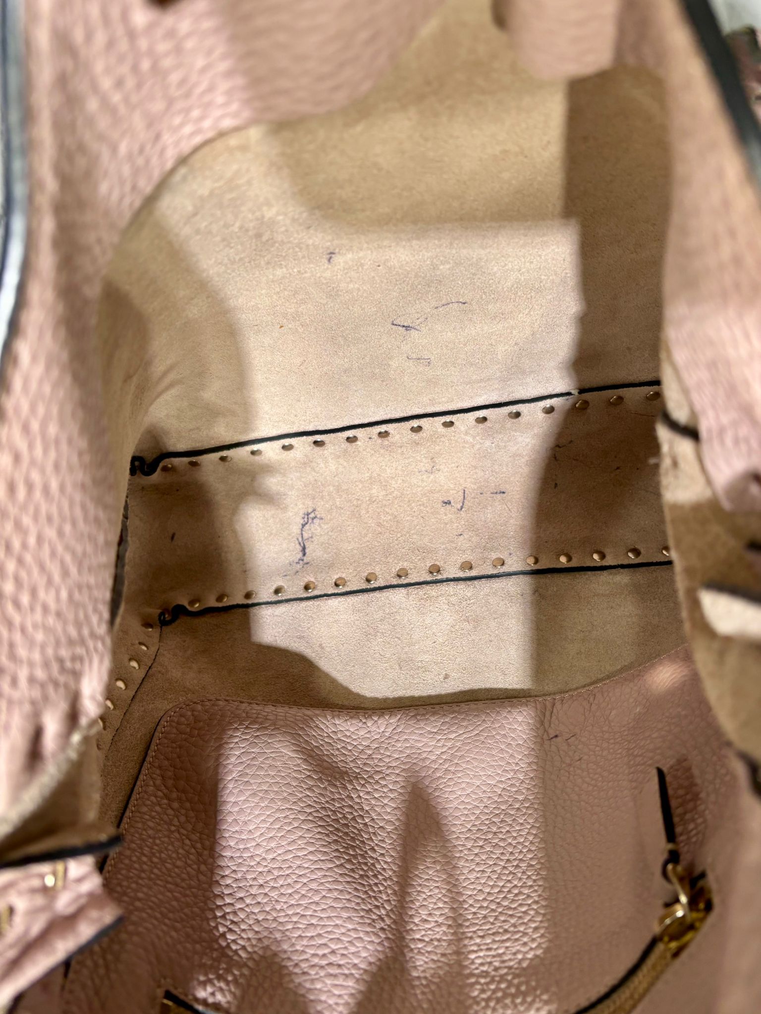 VALENTINO ROCKSTUD PEBBLED CALFSKIN LEATHER SHOULDER BAG