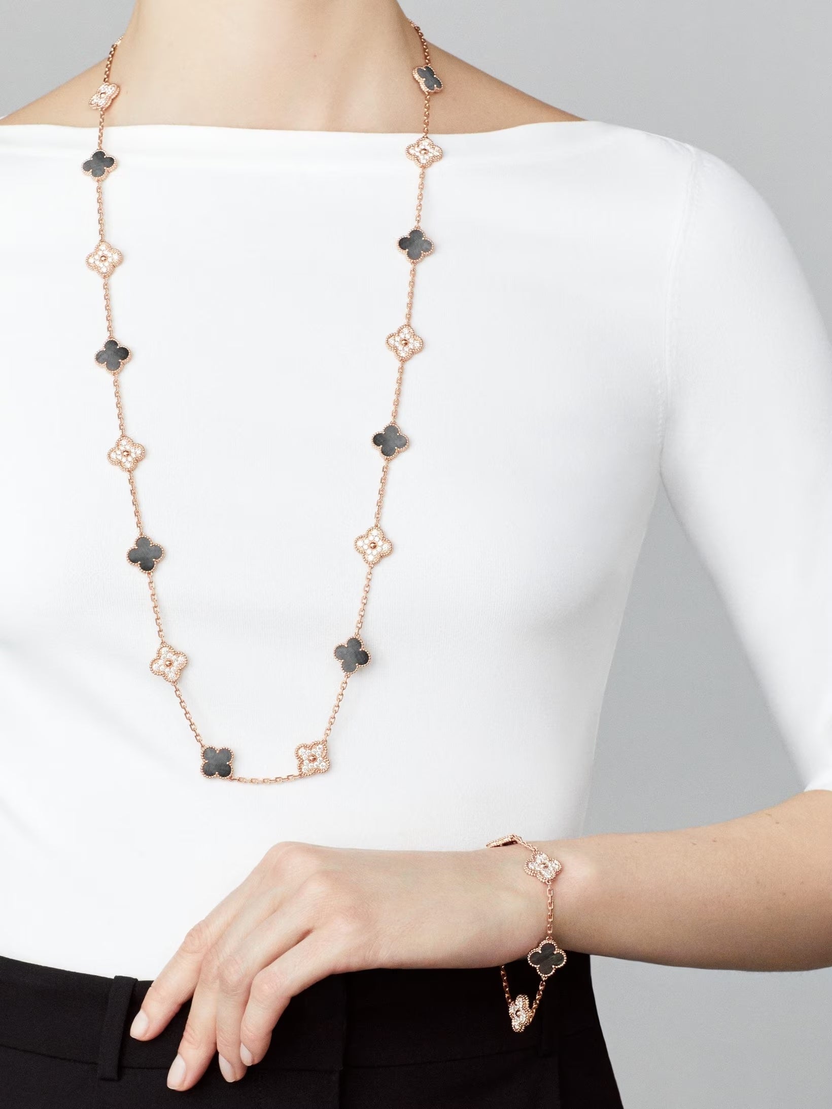 VAN CLEEF & ARPELS VINTAGE ALHAMBRA 20 MOTIFS 18K GOLD DIAMOND MOTHER OF PEARL NECKLACE