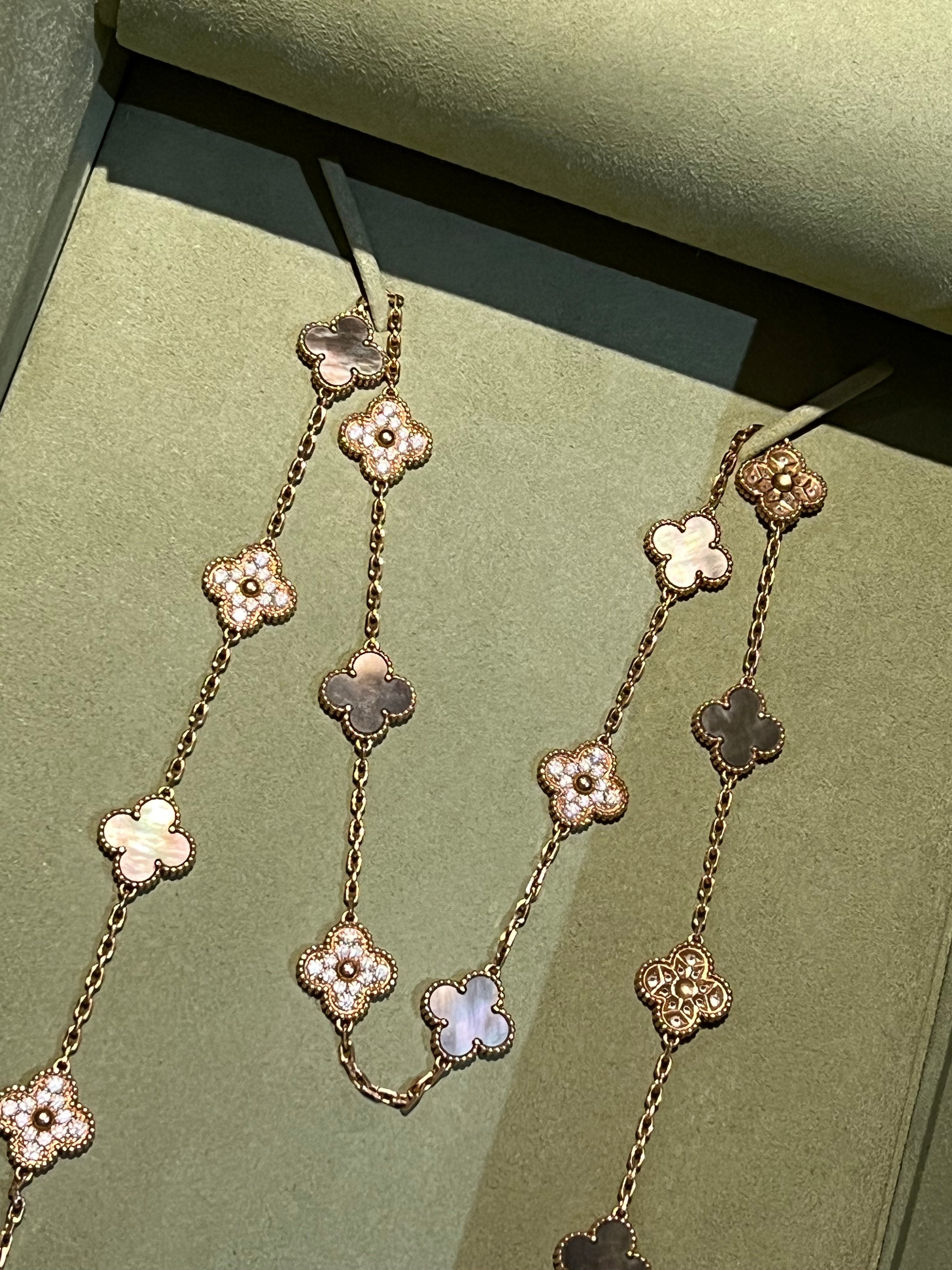 VAN CLEEF & ARPELS VINTAGE ALHAMBRA 20 MOTIFS 18K GOLD DIAMOND MOTHER OF PEARL NECKLACE