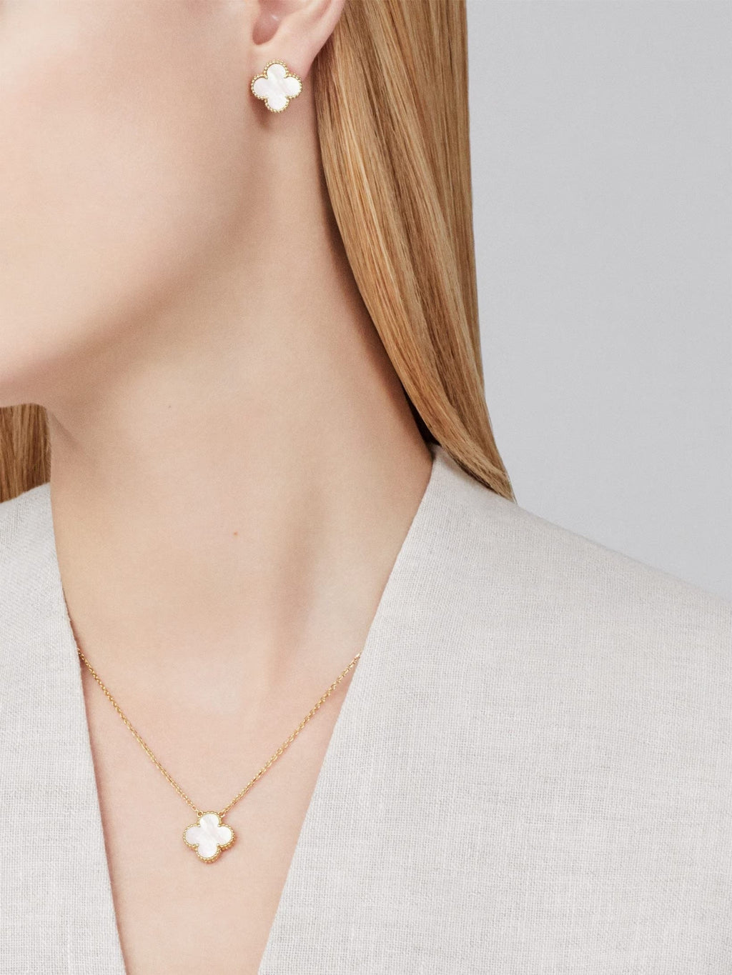 VCA SWEET MOP 18K GOLD ALHAMBRA PENDANT NECKLACE