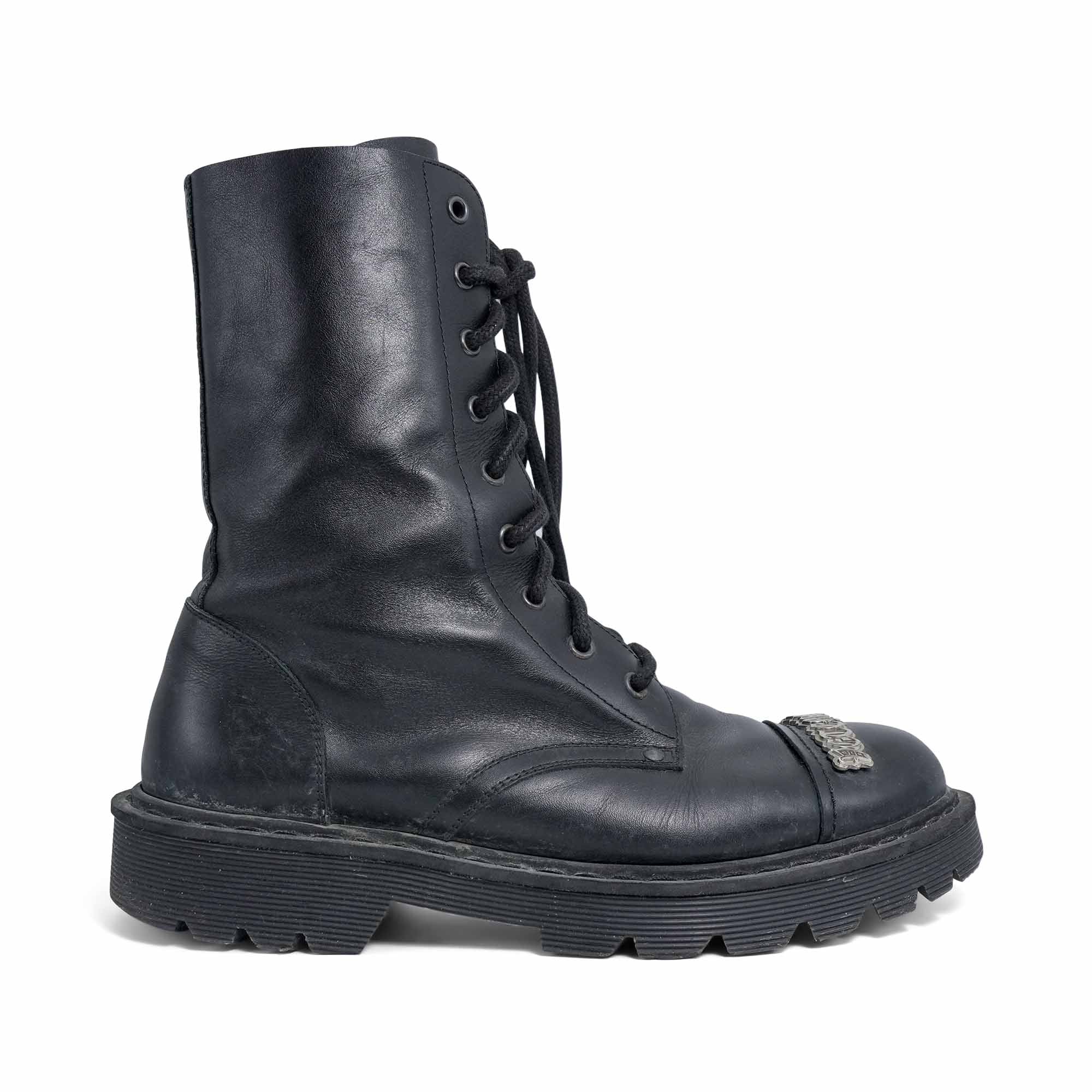 Vetements 'Gothic Logo' Combat Boots - Men's 41
