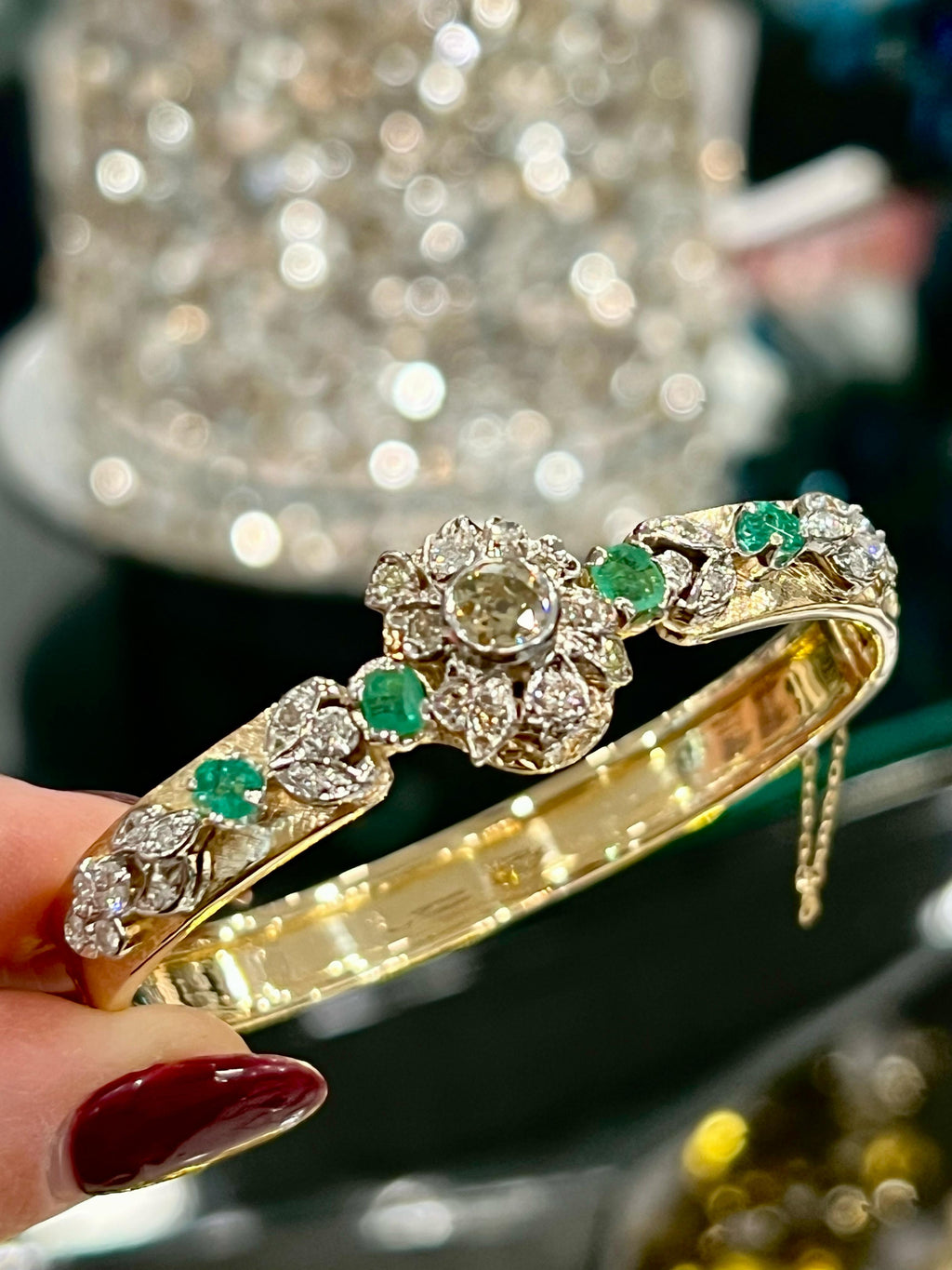 VINTAGE 14K DIAMOND AND EMERALD SOLID GOLD BRACELET