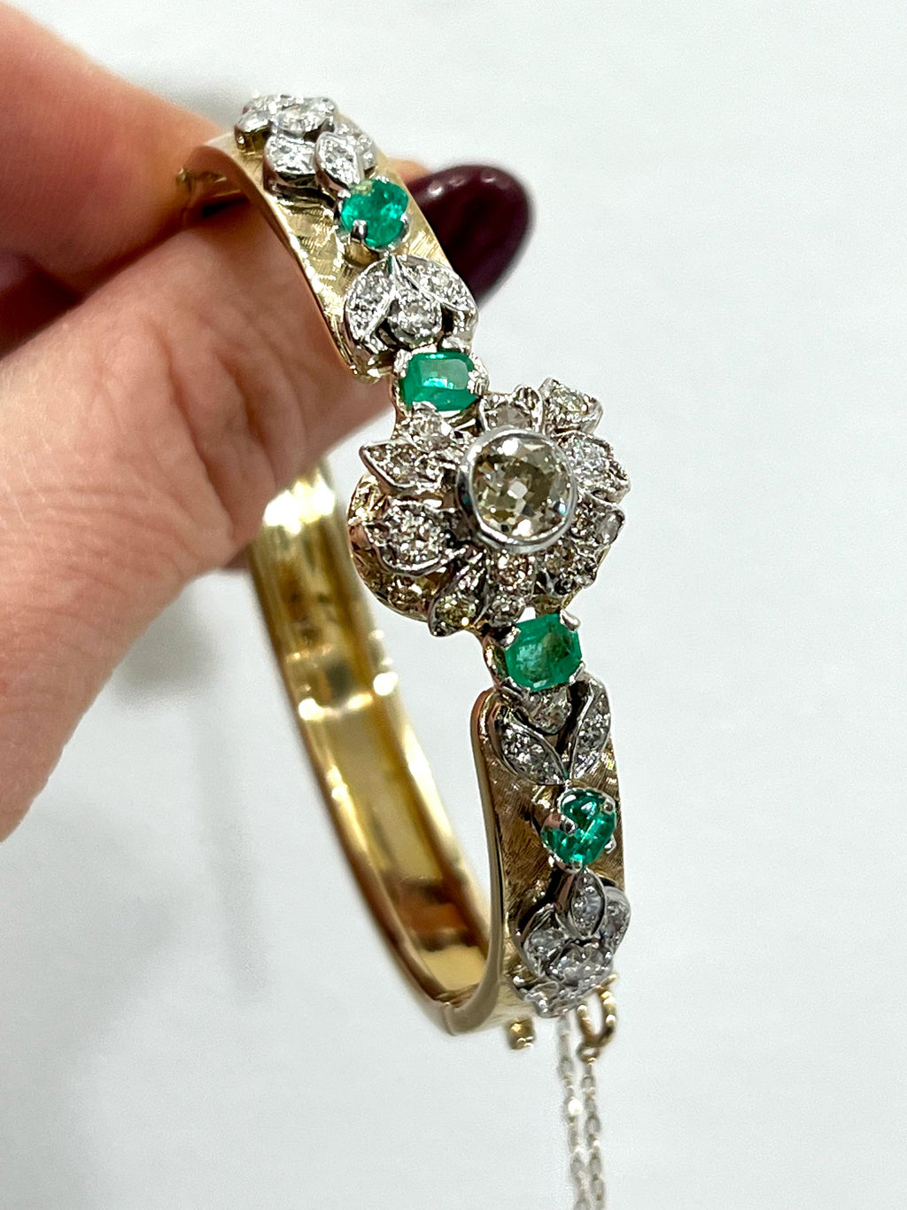 VINTAGE 14K DIAMOND AND EMERALD SOLID GOLD BRACELET
