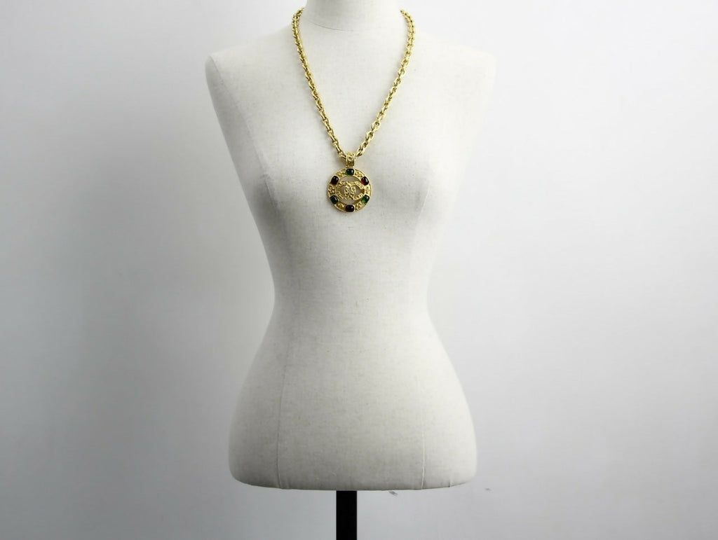 Chanel Vintage 94A Grapevine Gold Plated Medal Long Necklace