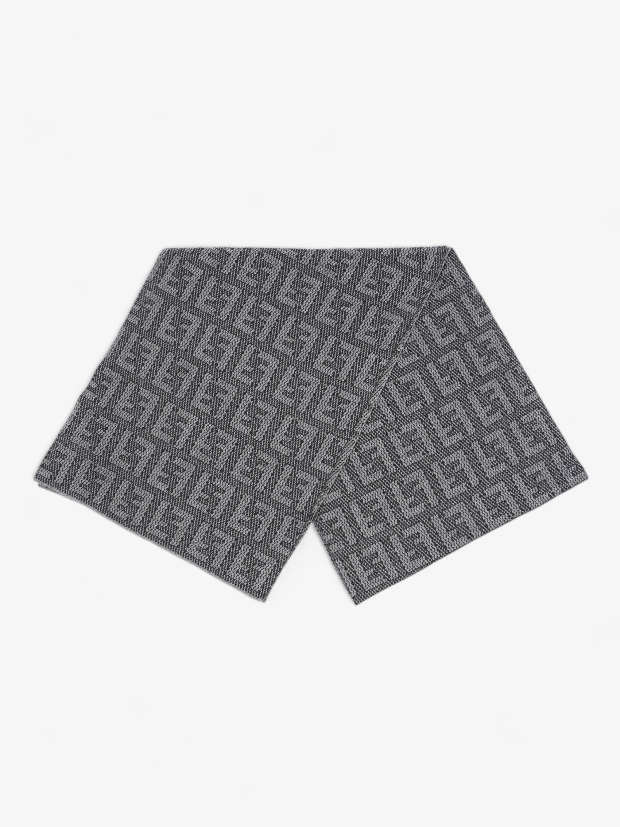 Fendi Logo Pattern Scarf Black / Grey Wool