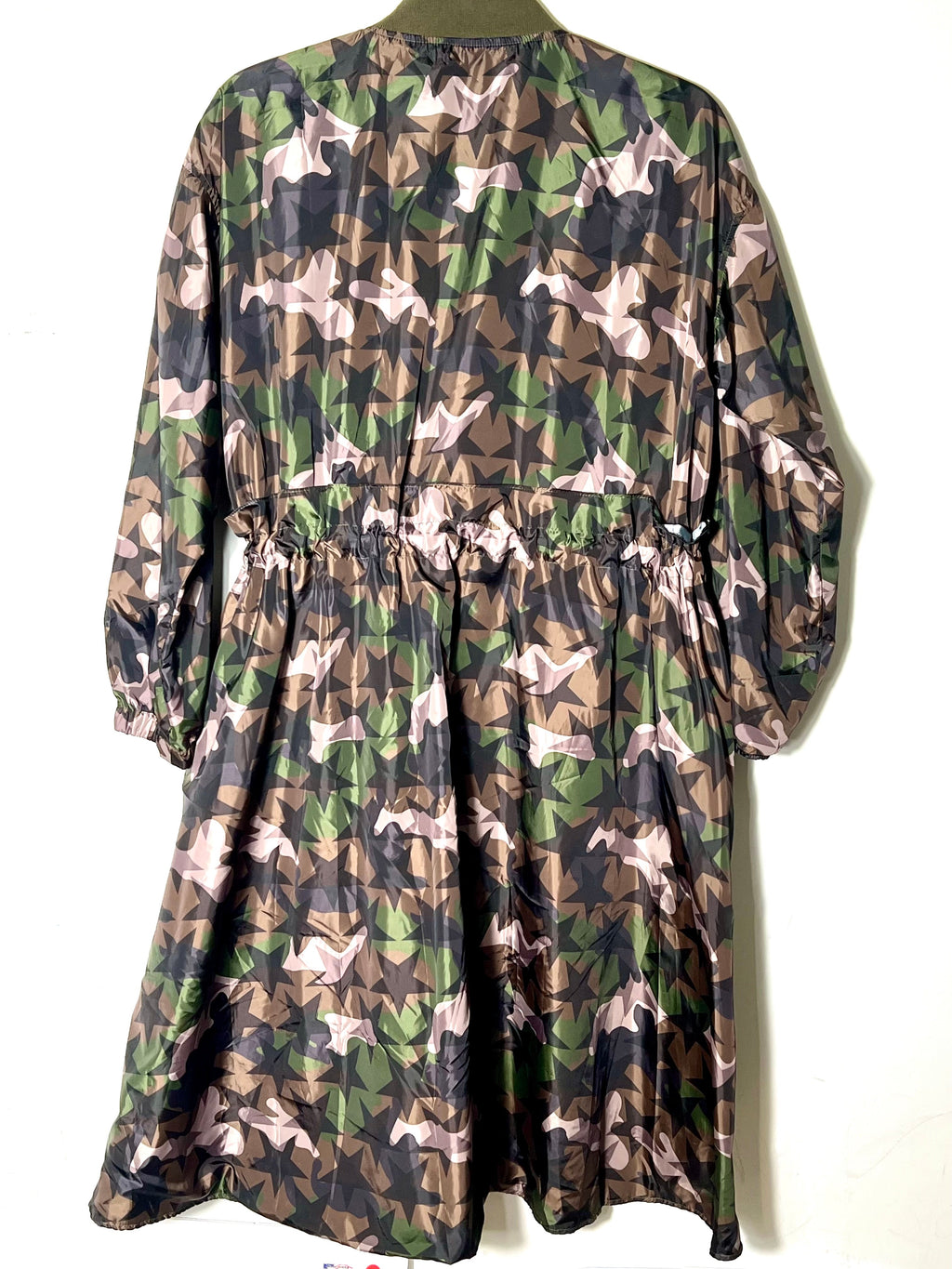VALENTINO GARAVANI CAMO & STARS LIGHT TRENCH COAT