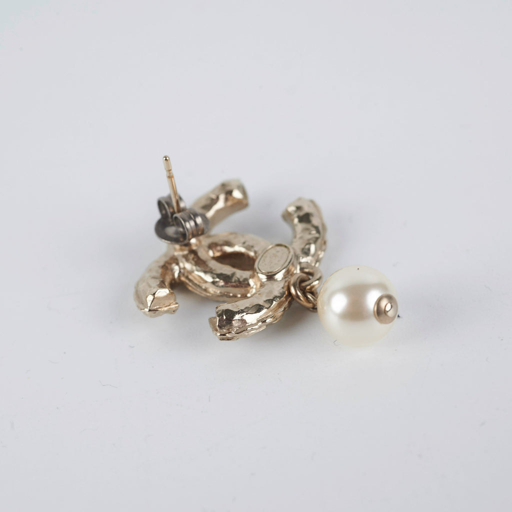 Chanel Earrings CC Pearls Drop (Costume Jewellery)