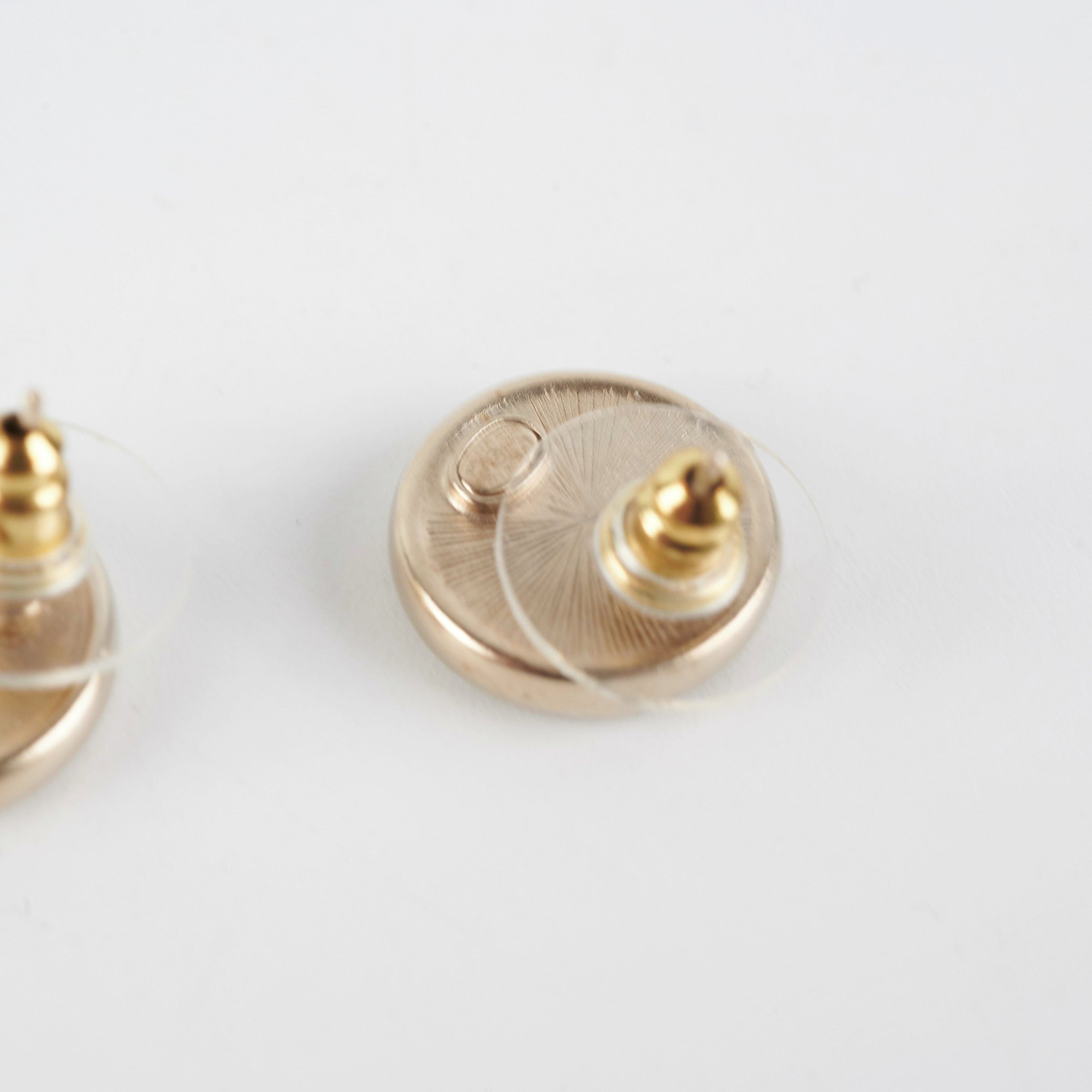 Chanel Earrings Round N5 Diamond Gold