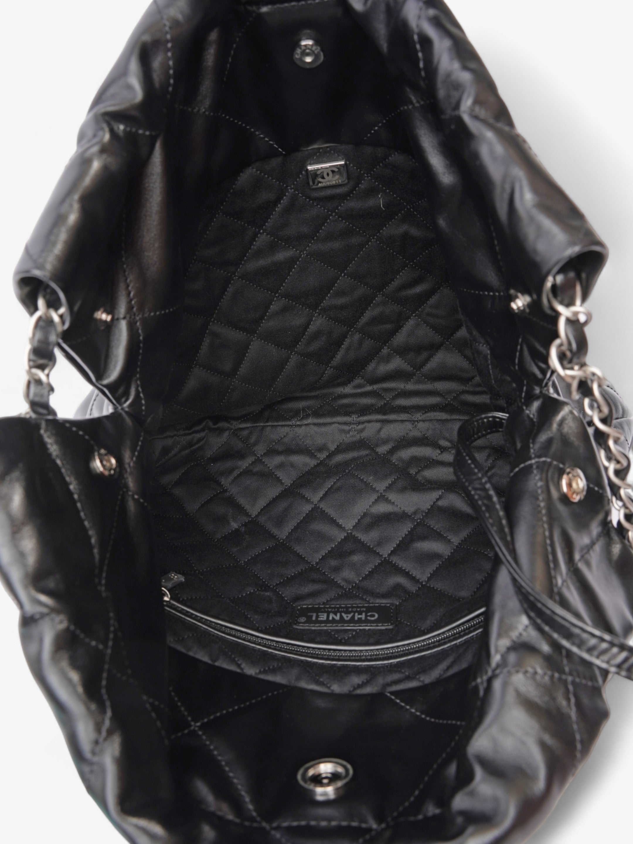 Chanel Chanel 22 Black Calfskin Leather Small