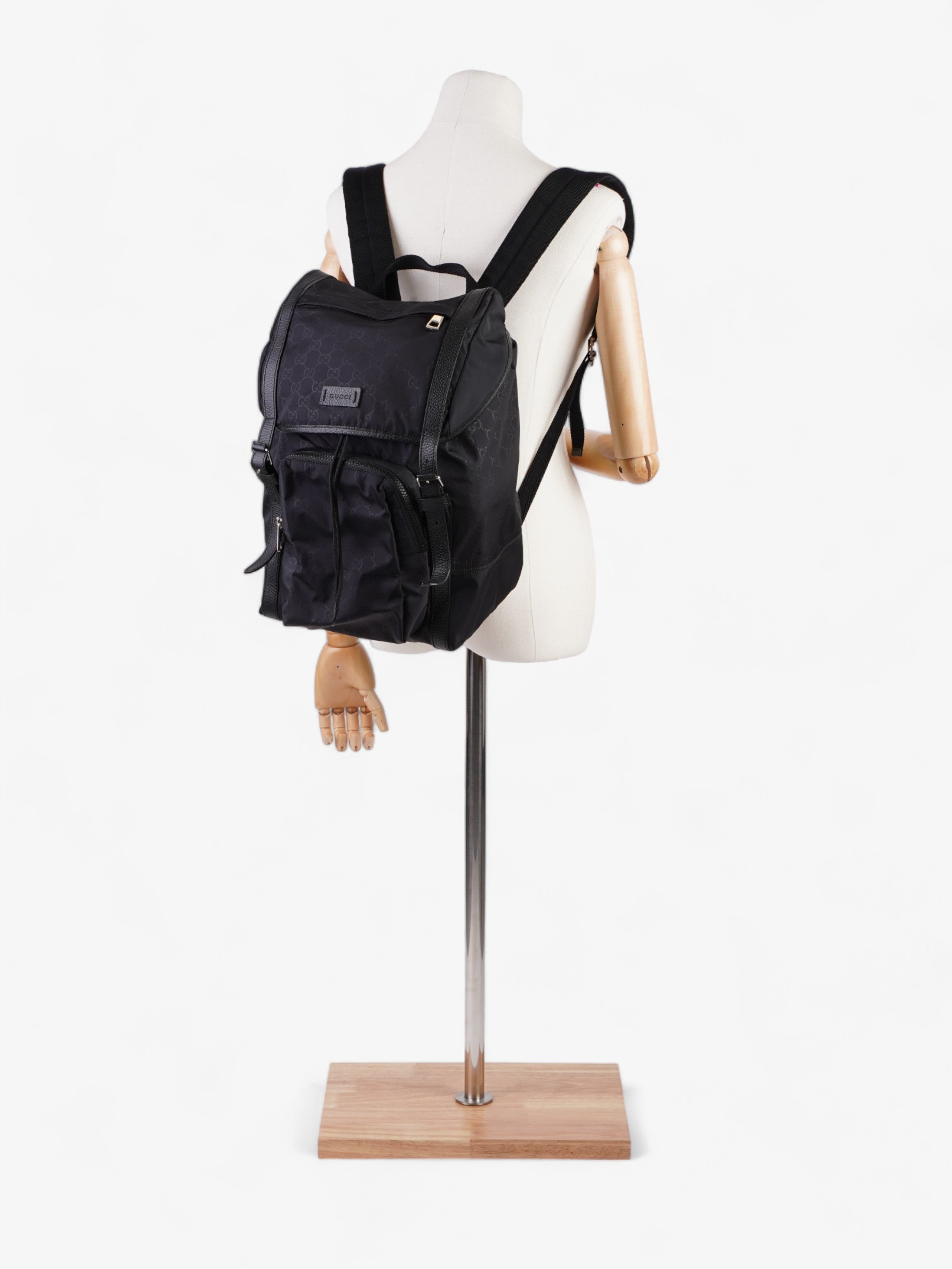 Gucci Travel Drawstring Rucksack Black GG Supreme Nylon