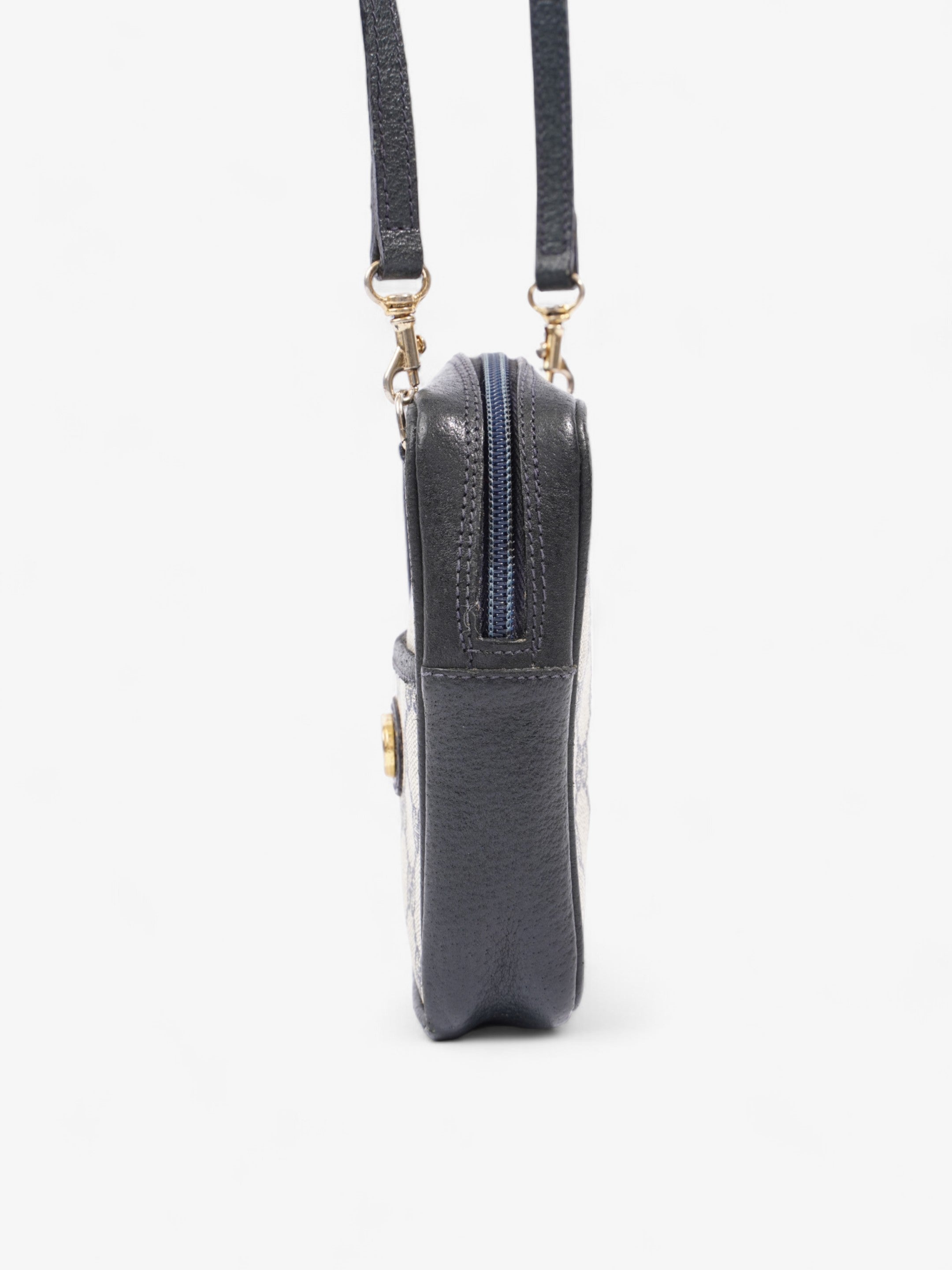 Gucci GG Supreme Shoulder Bag  Navy / Beige Leather