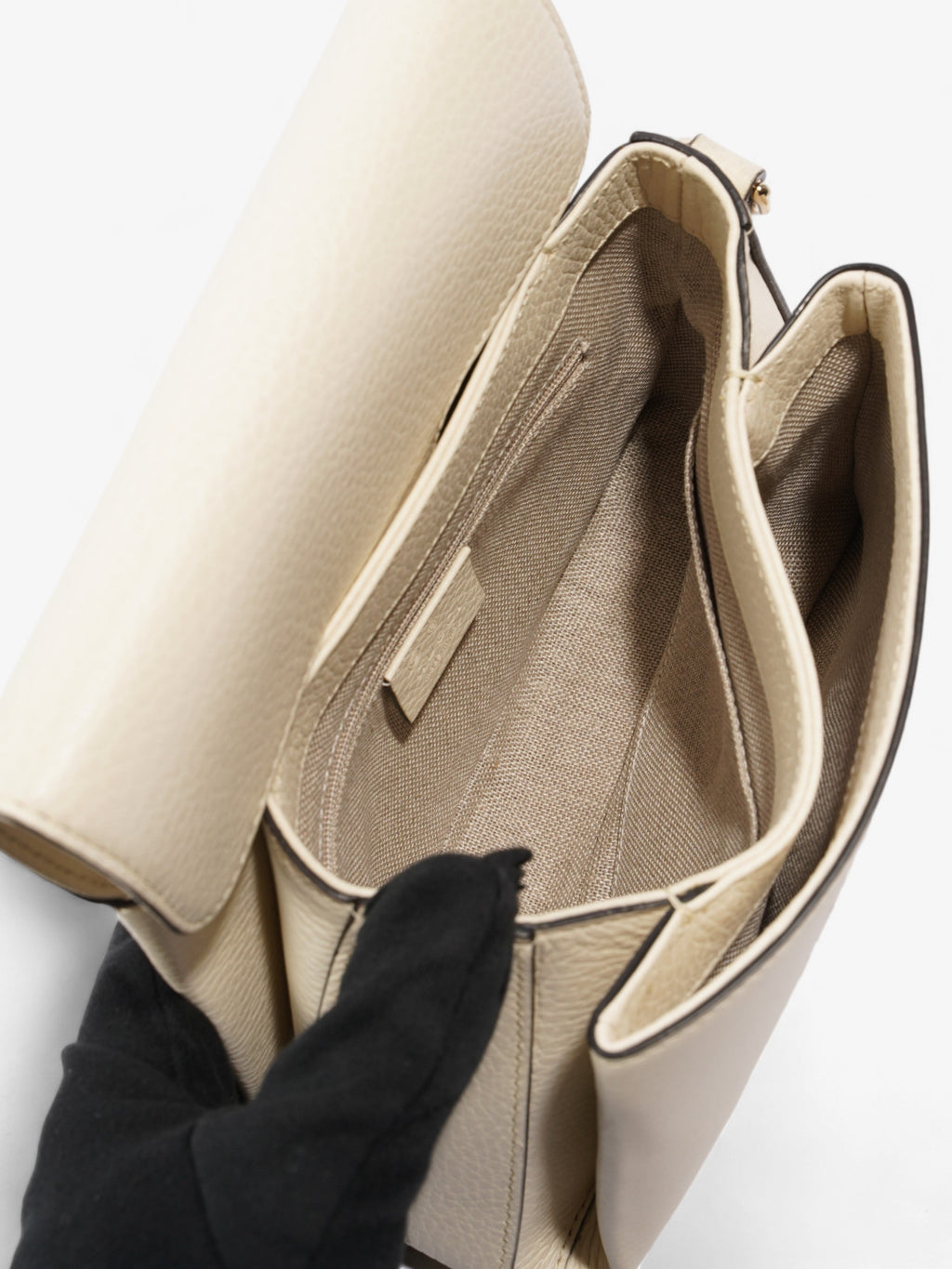Gucci Interlocking G Dollar Bag White Leather