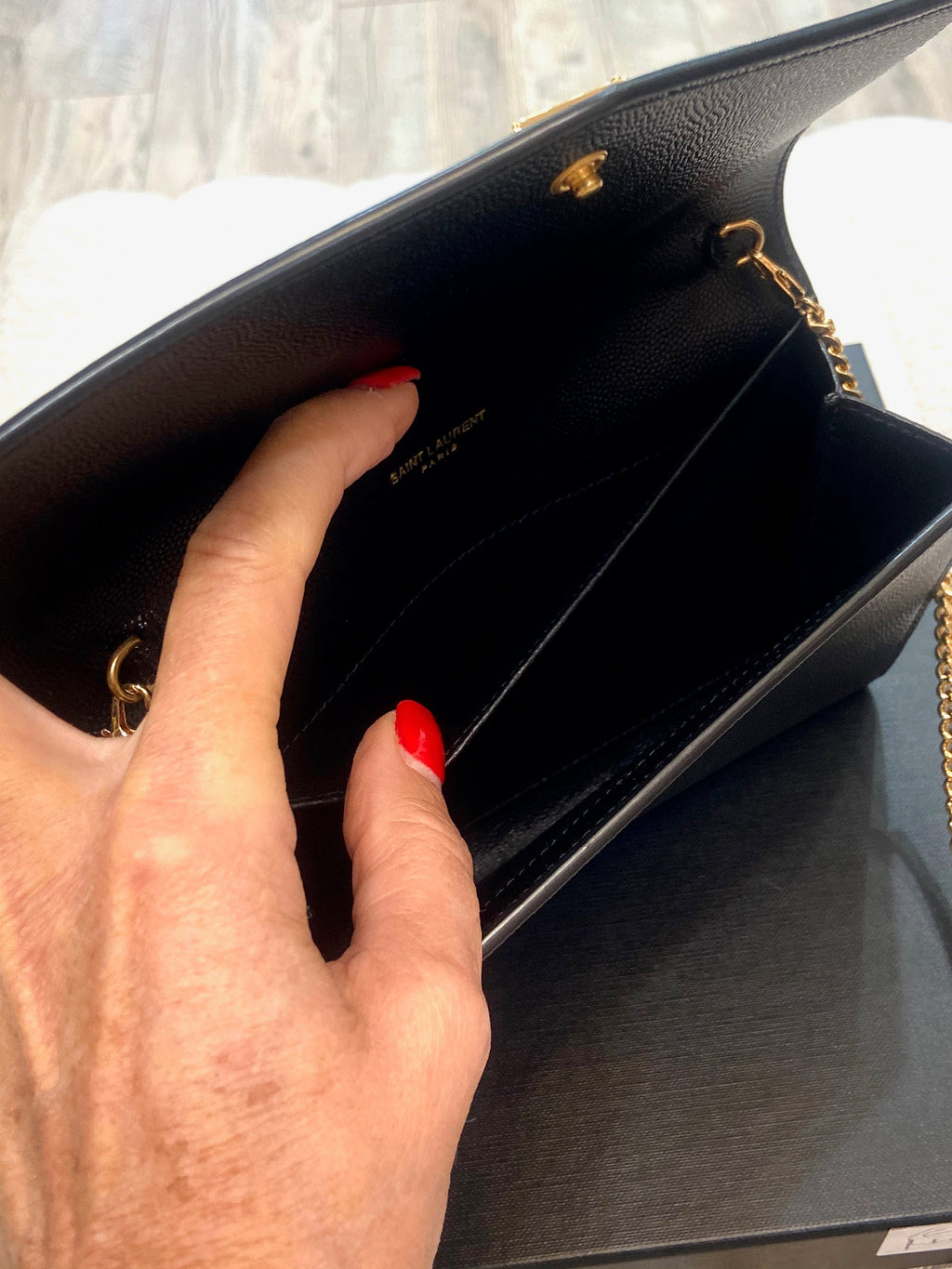 YSL GRAIN DE POUDRE LEATHER UPTOWN WALLET ON CHAIN