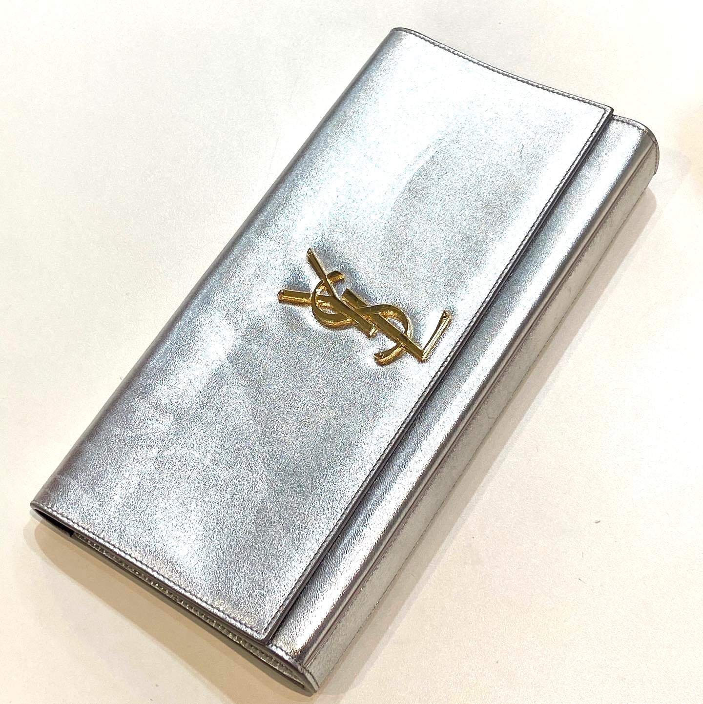 YSL METALLIC CALFSKIN LEATHER MONOGRAM CASSANDRE CLUTCH