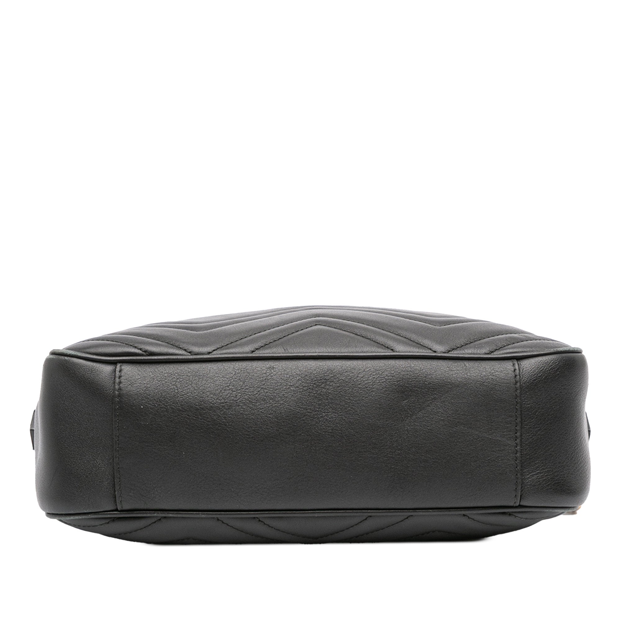 GG Marmont Shoulder Bag Matelasse Leather Medium