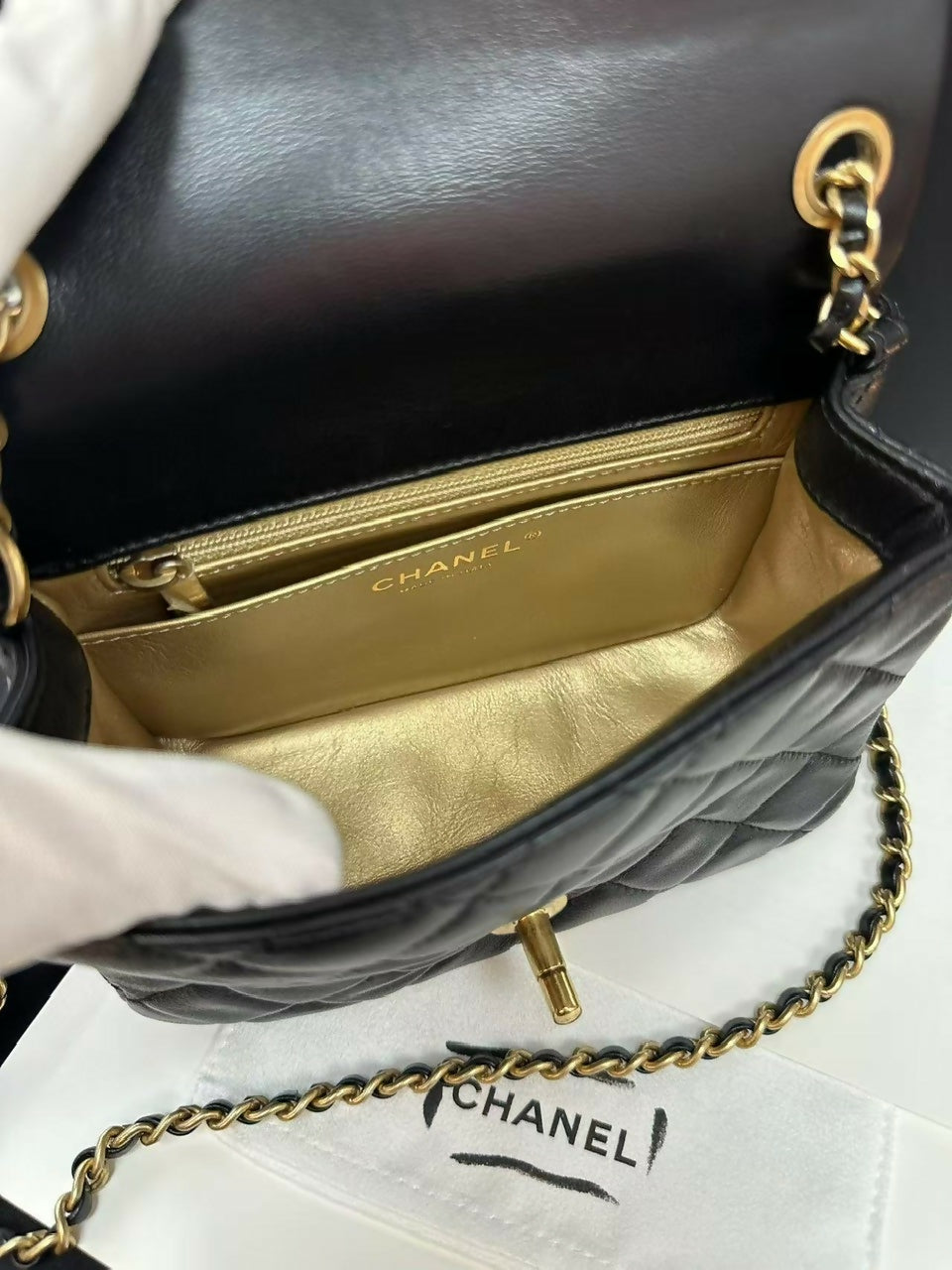 Chanel (21)Gold Ball Mini 17