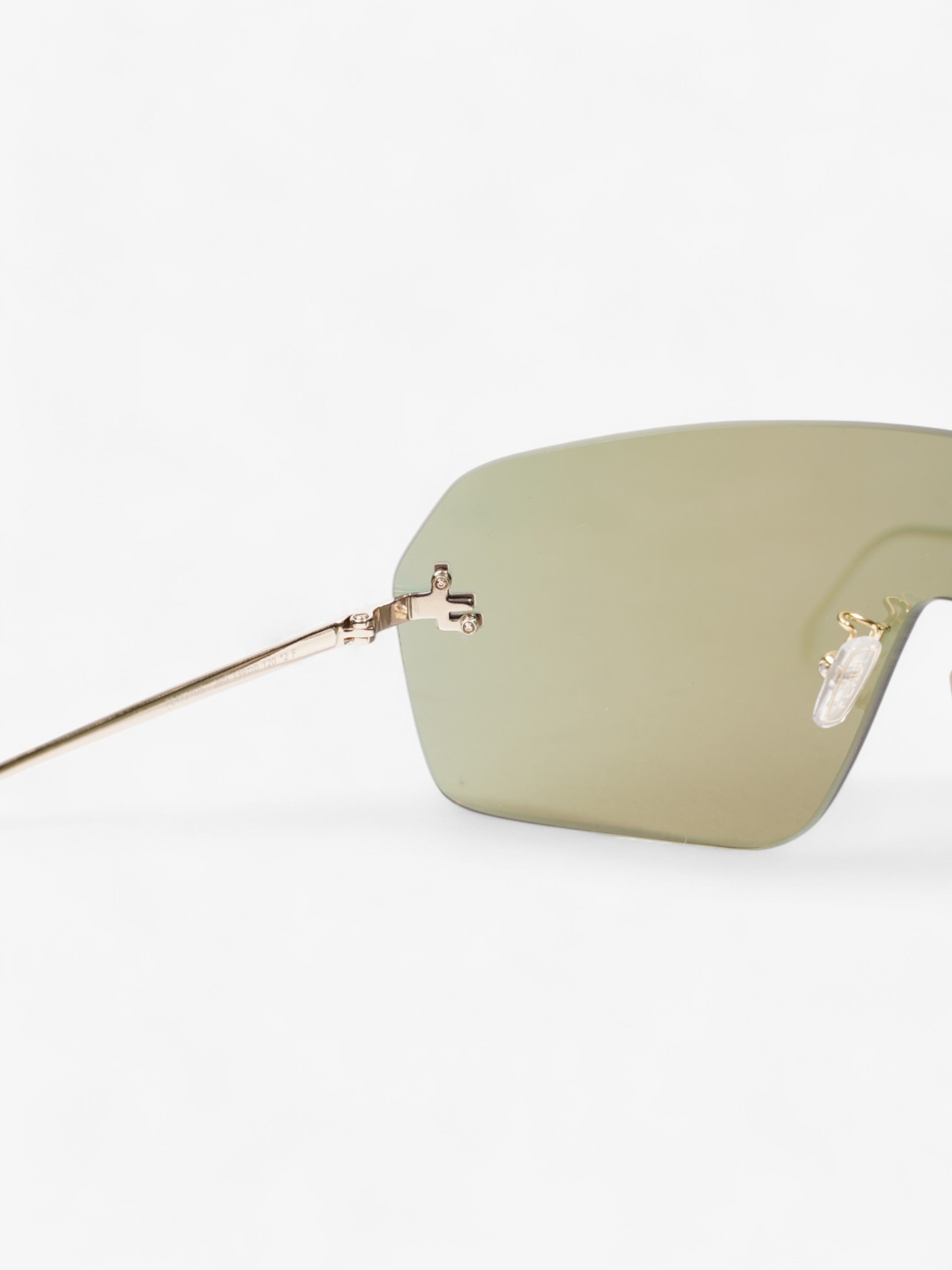 Fendi First ShieldSunglasses Iridescent / Gold Base Metal