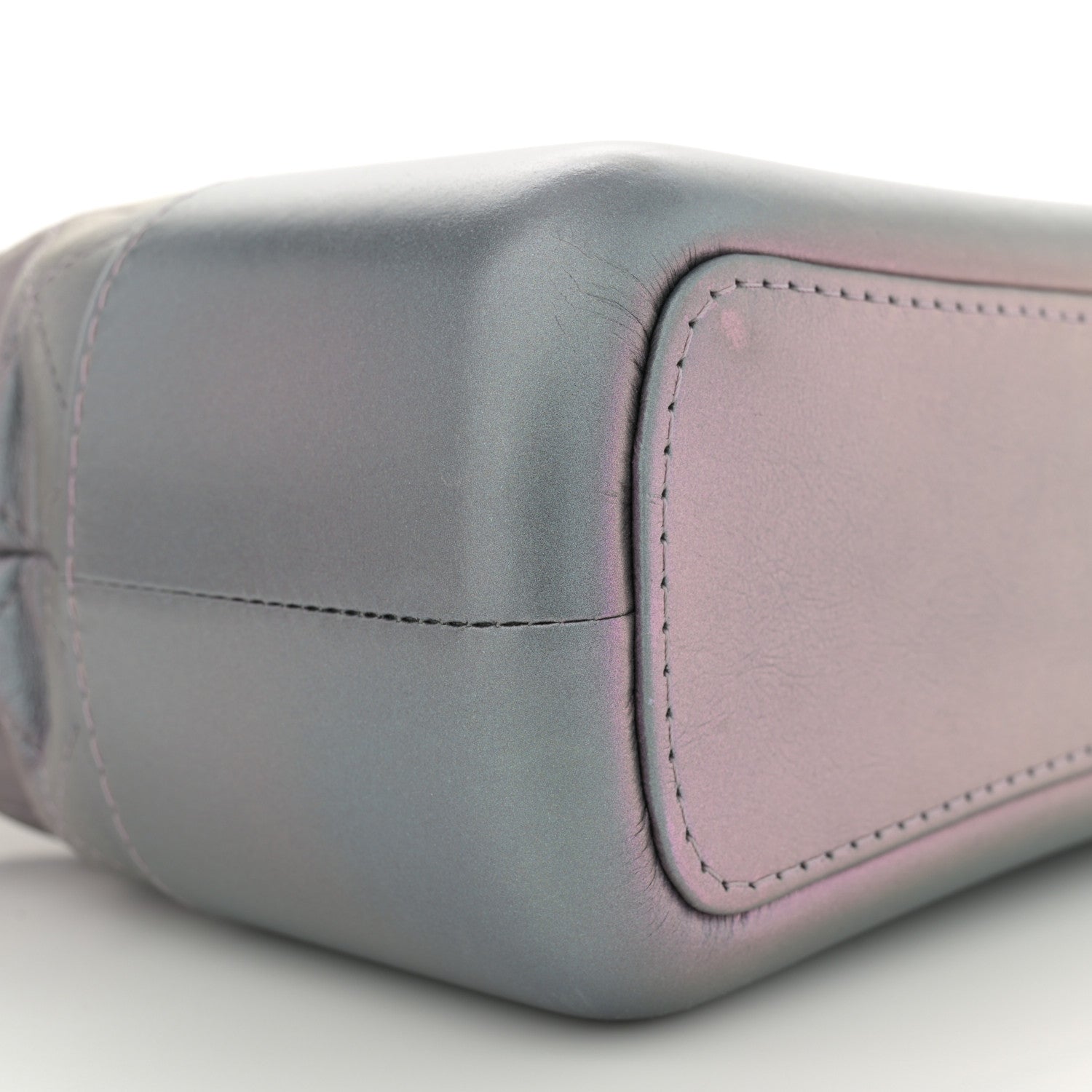 Iridescent Lambskin Calfskin Quilted Medium Gabrielle Hobo Light Purple
