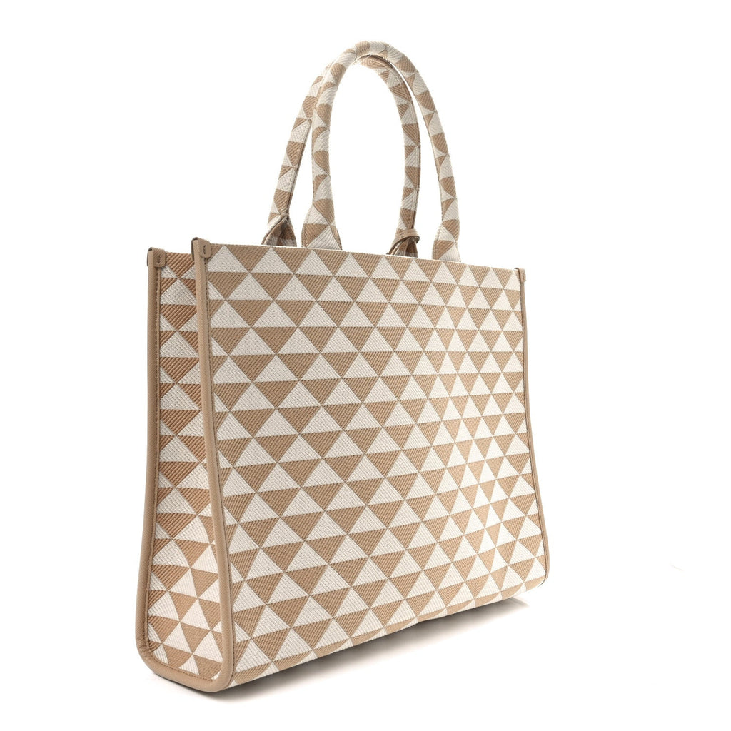 Jacquard Saffiano Triangolo Symbole Embroidered Large Tote Corda Talco