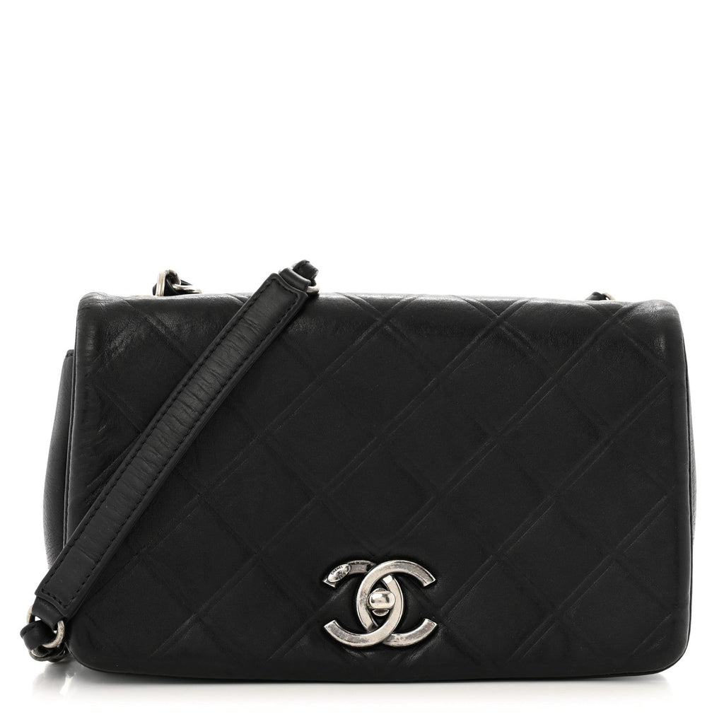 Calfskin Diamond Embossed Small New Chic Flap Black