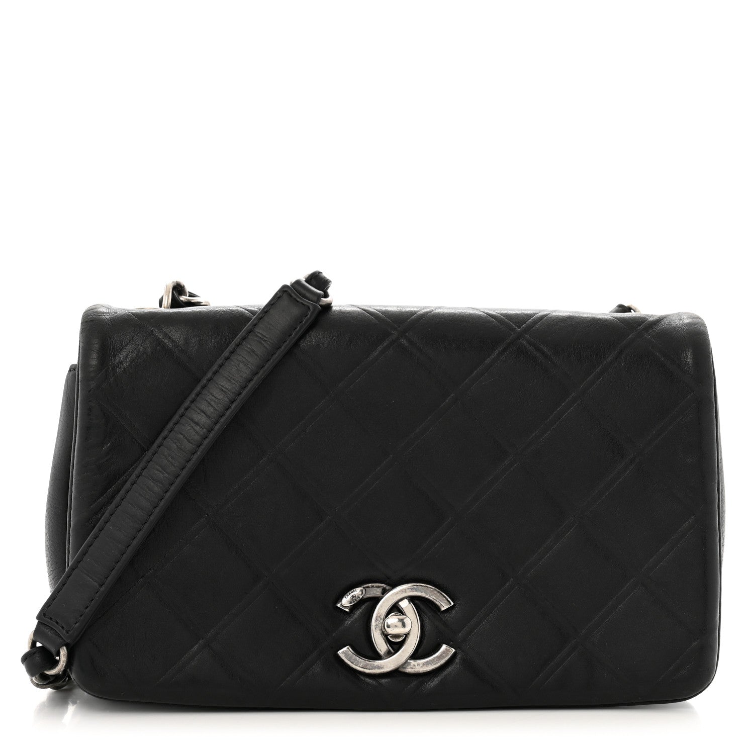 Calfskin Diamond Embossed Small New Chic Flap Black