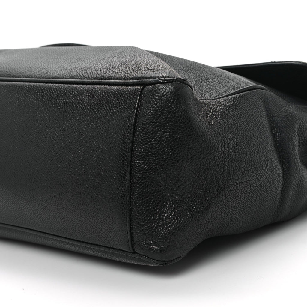 Caviar Flap XL Shoulder Bag Black