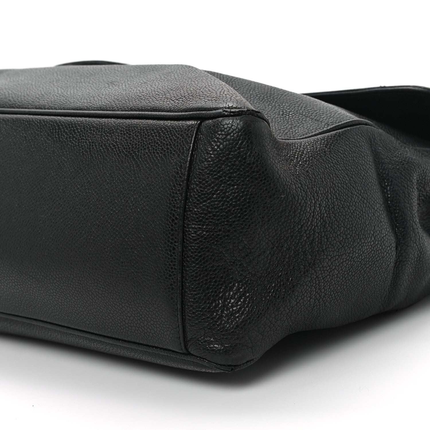 Caviar Flap XL Shoulder Bag Black