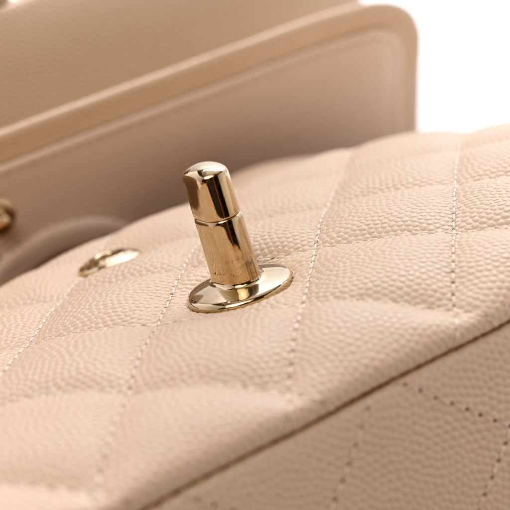 Caviar Quilted Medium Double Flap Ecru