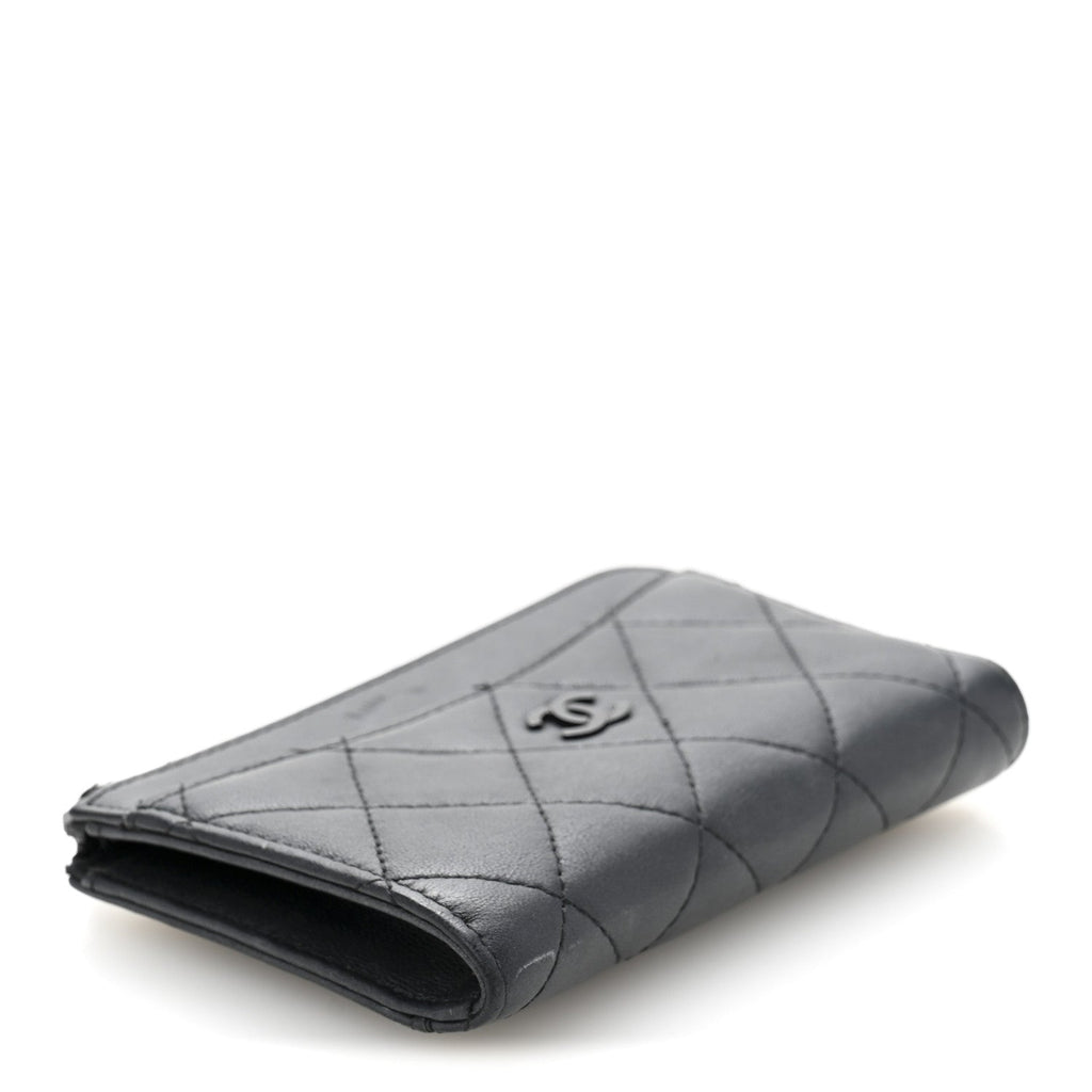 Pearly Lambskin Quilted Zip  Holder So Black