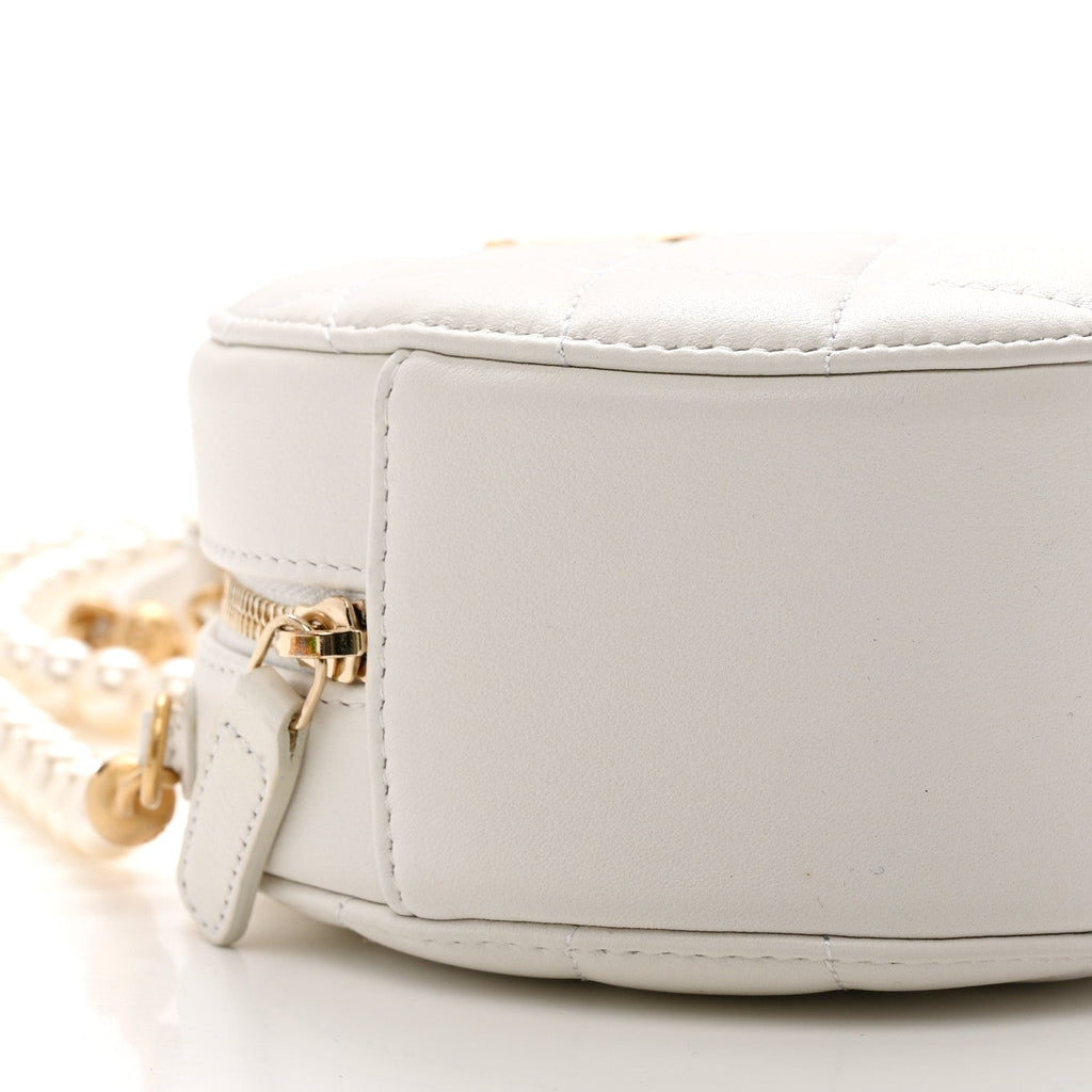 Calfskin Quilted Pearl Round Clutch With Chain White