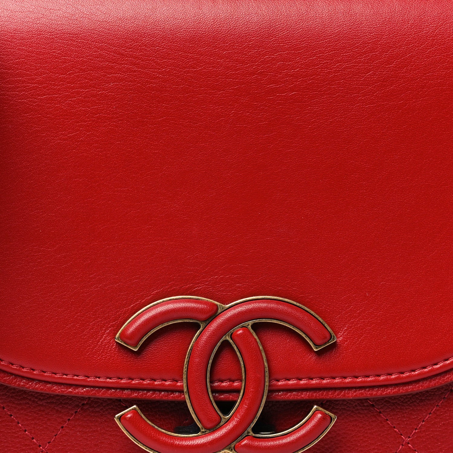 Shiny Calfskin Goatskin Quilted Small Coco Curve Messenger Flap Red