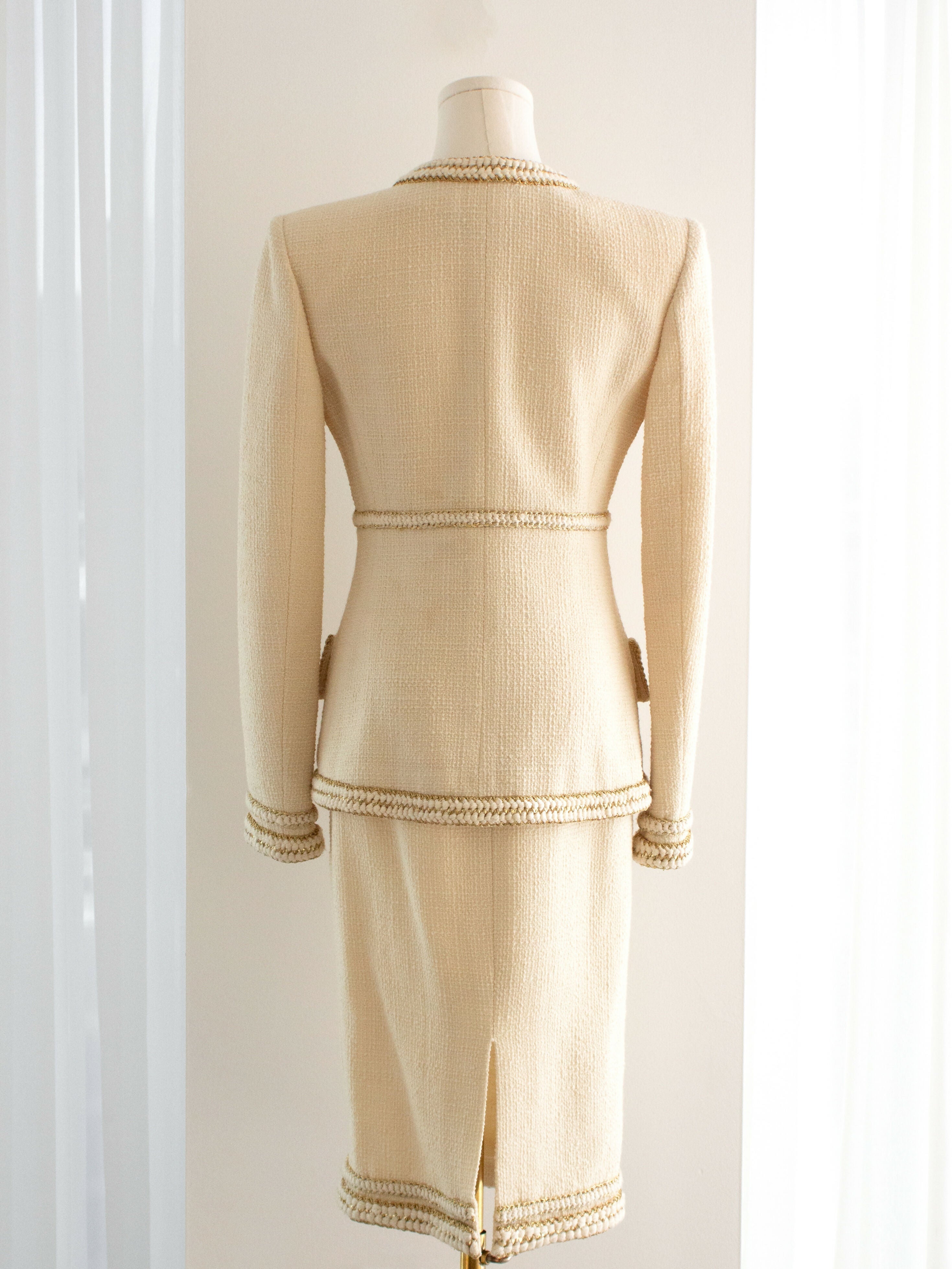 Chanel Pre-Fall 2017 Metiers D'Art Ritz 17A Ecru Cream Jacket Skirt Suit
