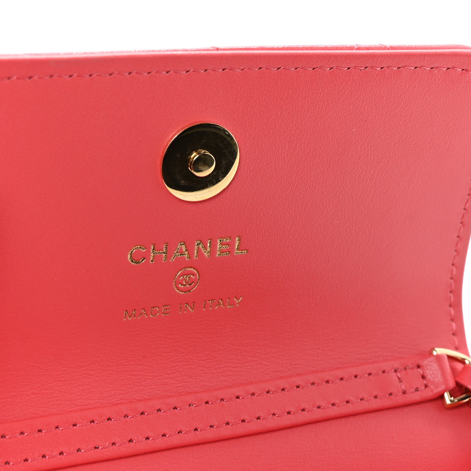 Shiny Lambskin Quilted  Holder On Chain Pink