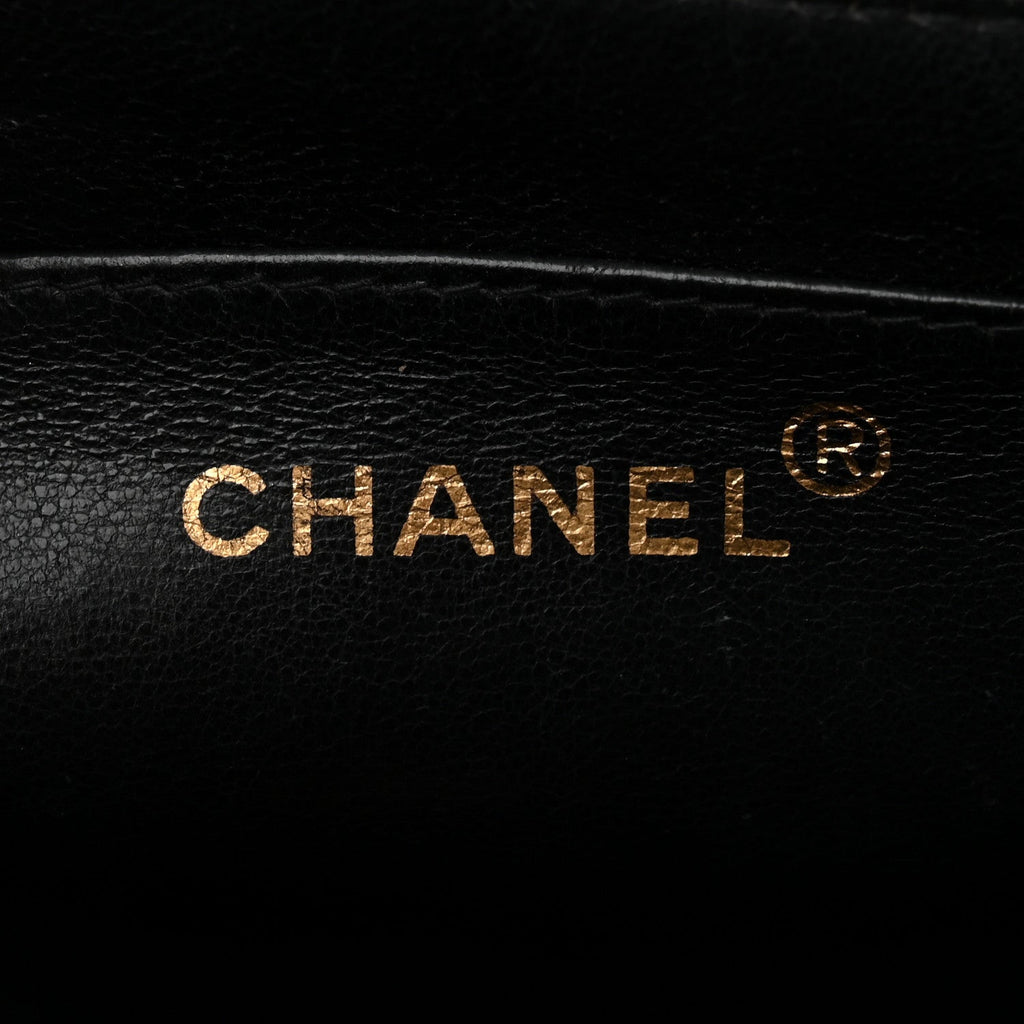 Caviar Vertical Quilted Small Single Flap Black