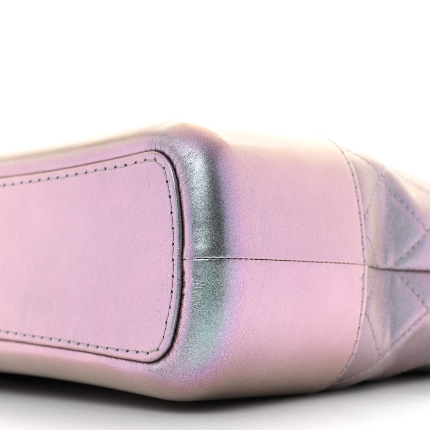 Iridescent Lambskin Calfskin Quilted Medium Gabrielle Hobo Light Purple