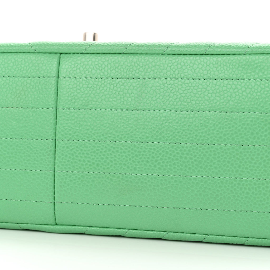 Caviar Chevron Quilted Jumbo Double Flap Green