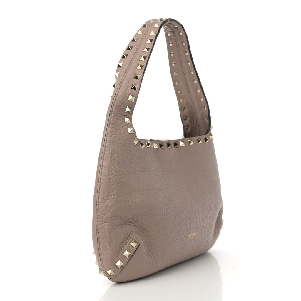 Pebbled Calfskin Small Rockstud Flip Lock Hobo Poudre
