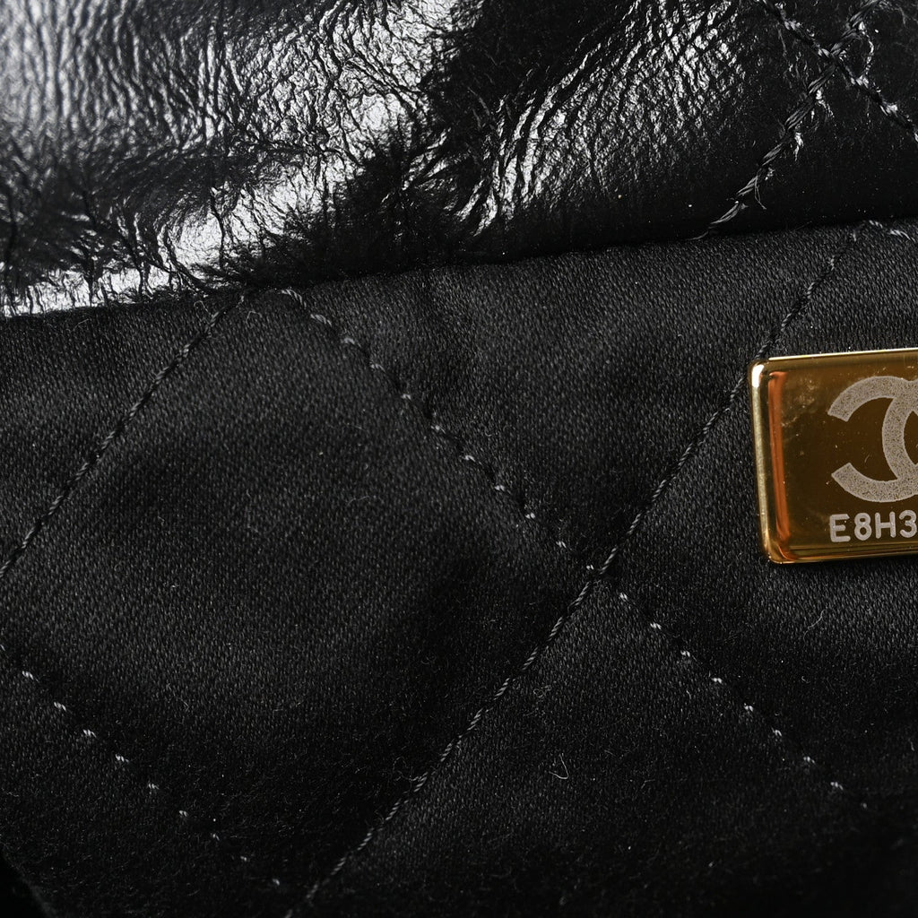 Shiny Calfskin Quilted Chanel 22 Black